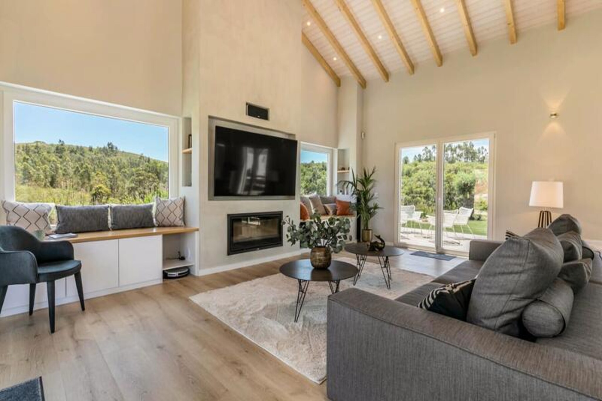 Villa near Aljezur with private lake