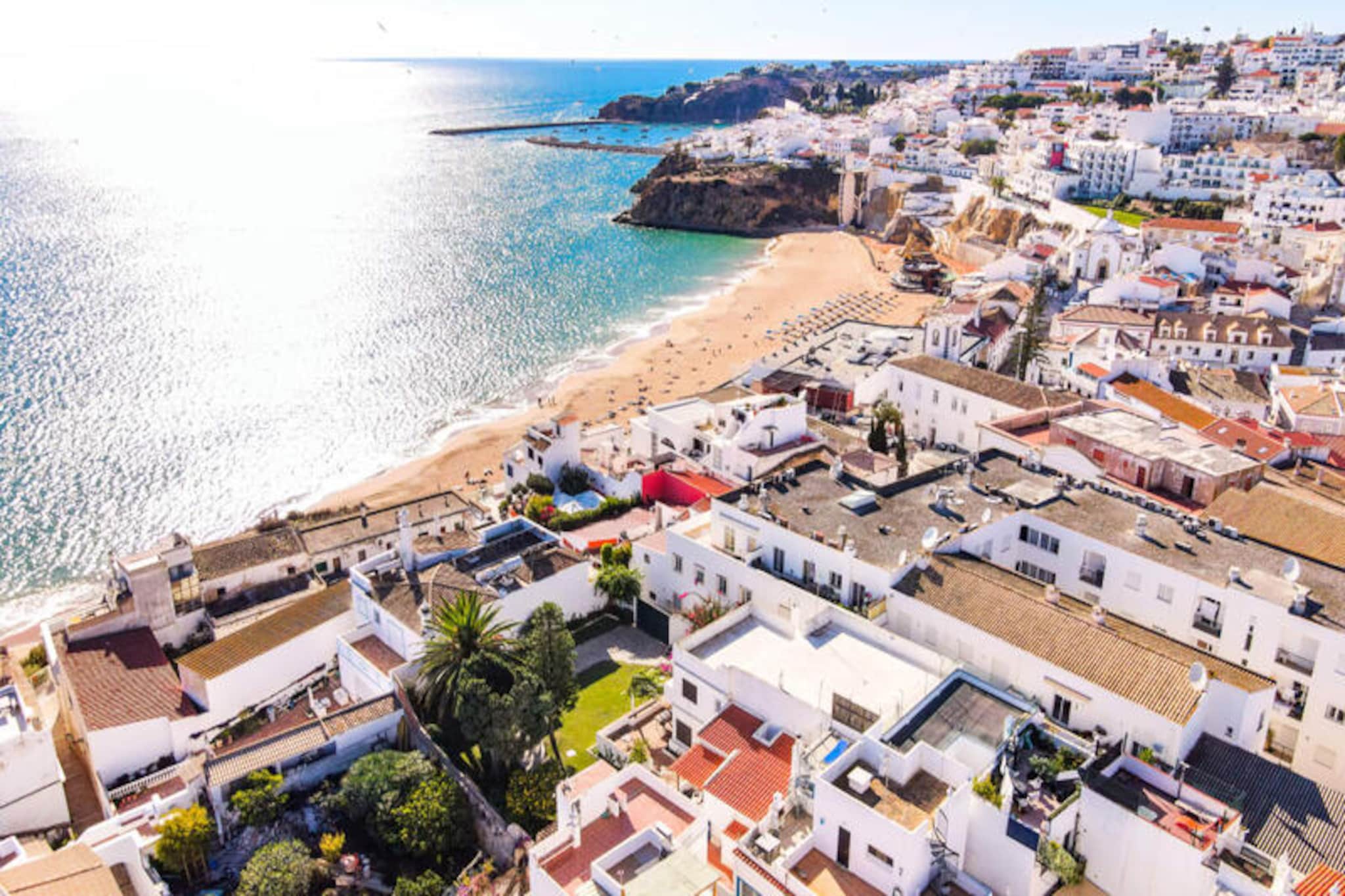 Cottage in Albufeira with Ocean Views