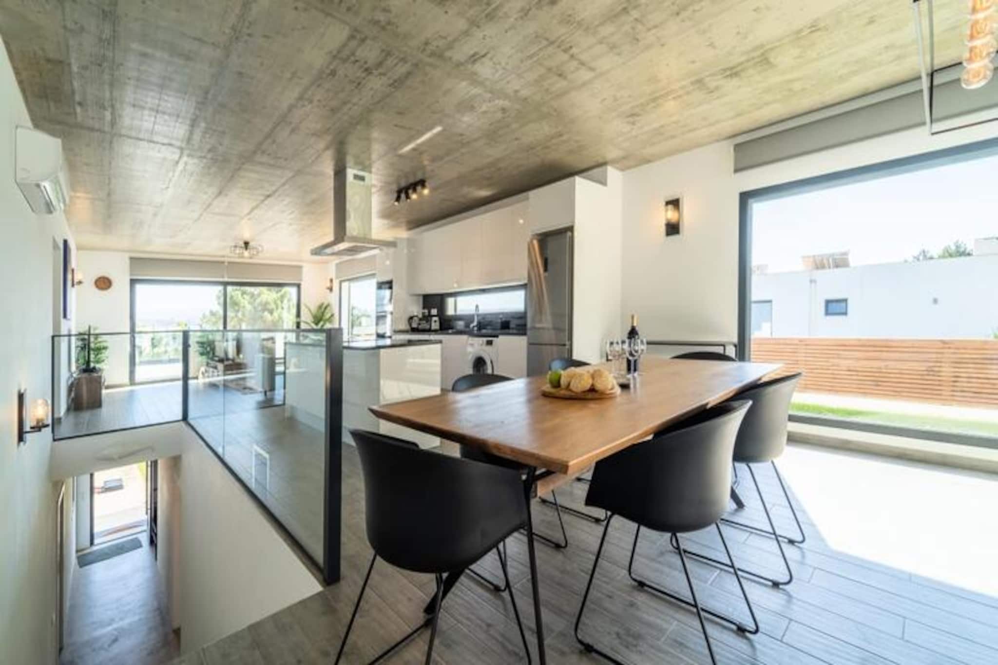 Villa in Espartal near Monte Clérigo Beach