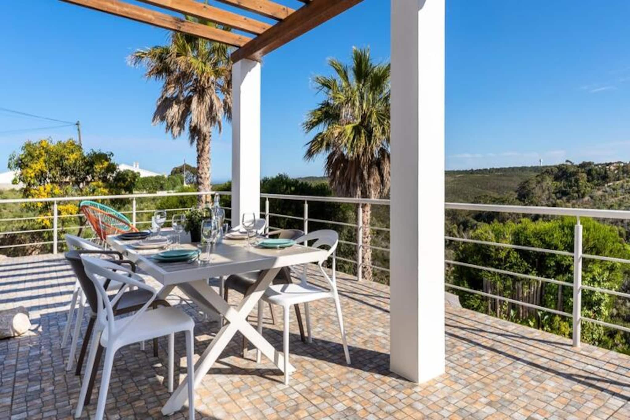 Villa in Arrifana with Saltwater Pool