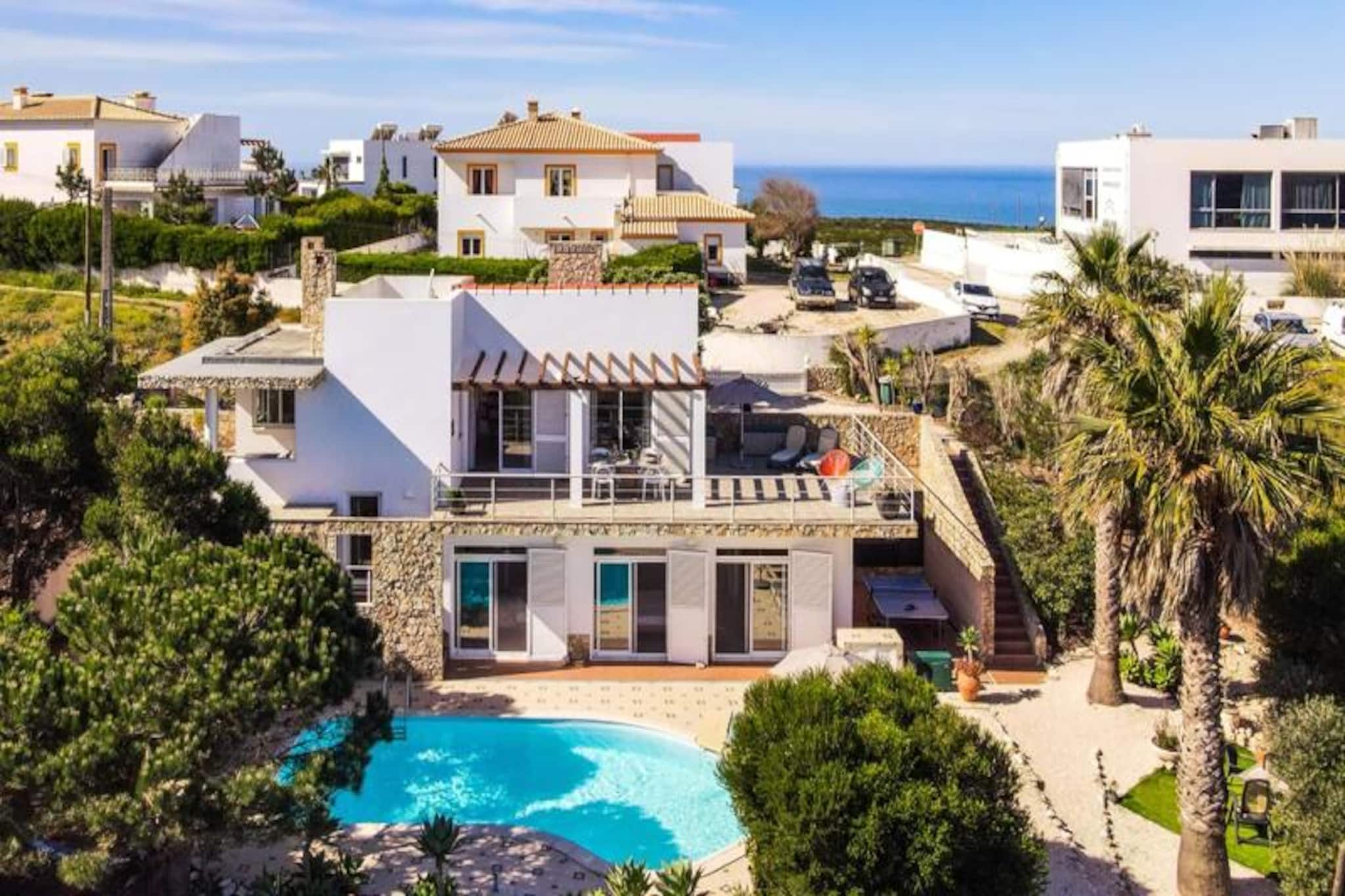 Villa in Arrifana with Saltwater Pool