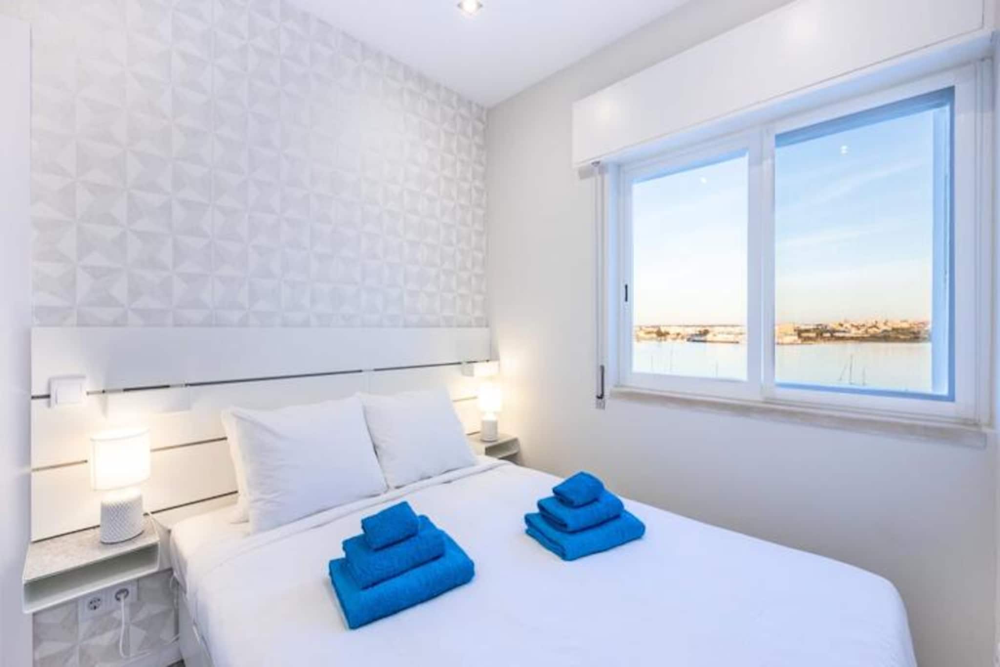 Apartment in Portimão with Arade River View