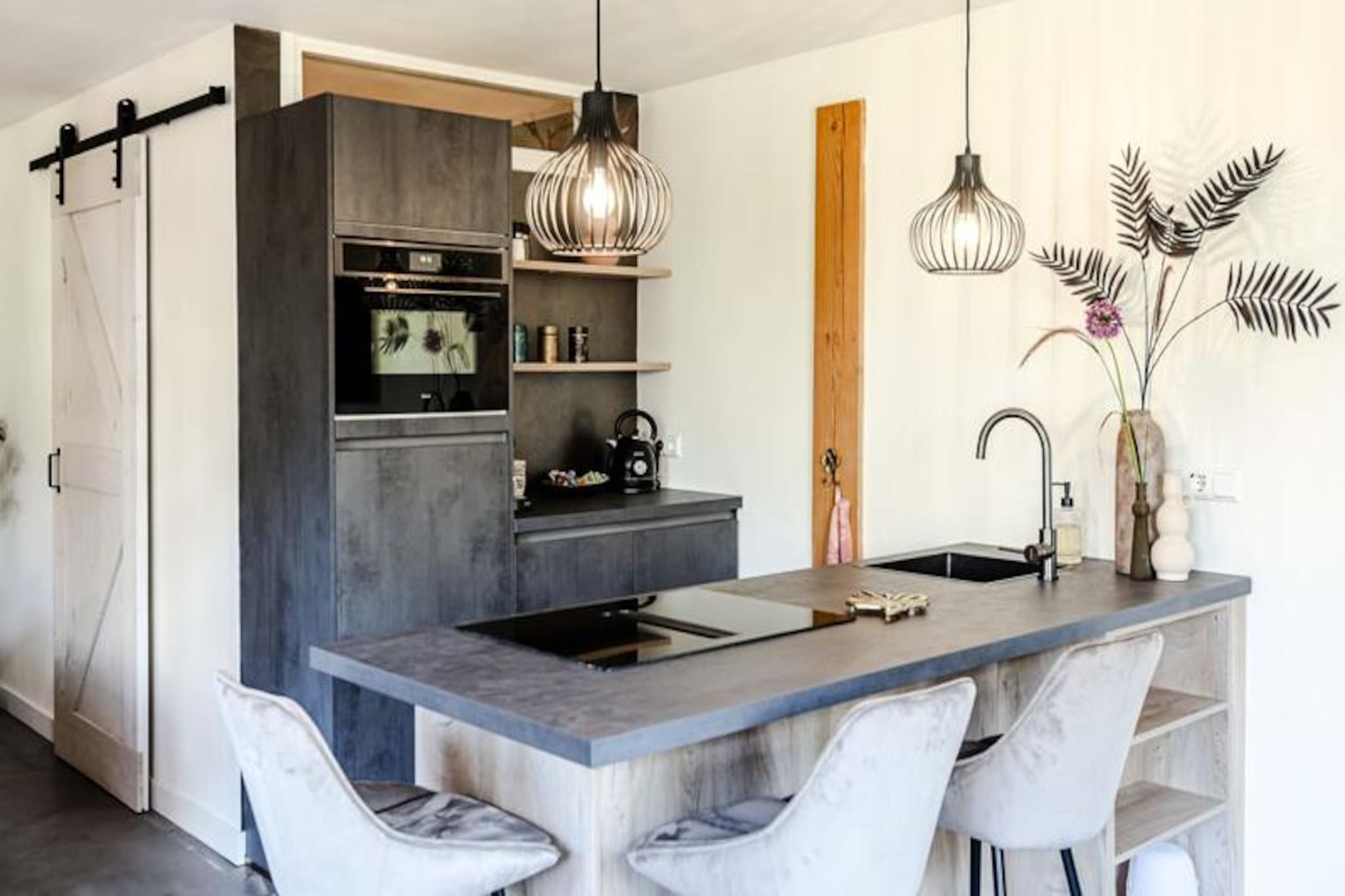 House in Zandvoort near Pristine Beach