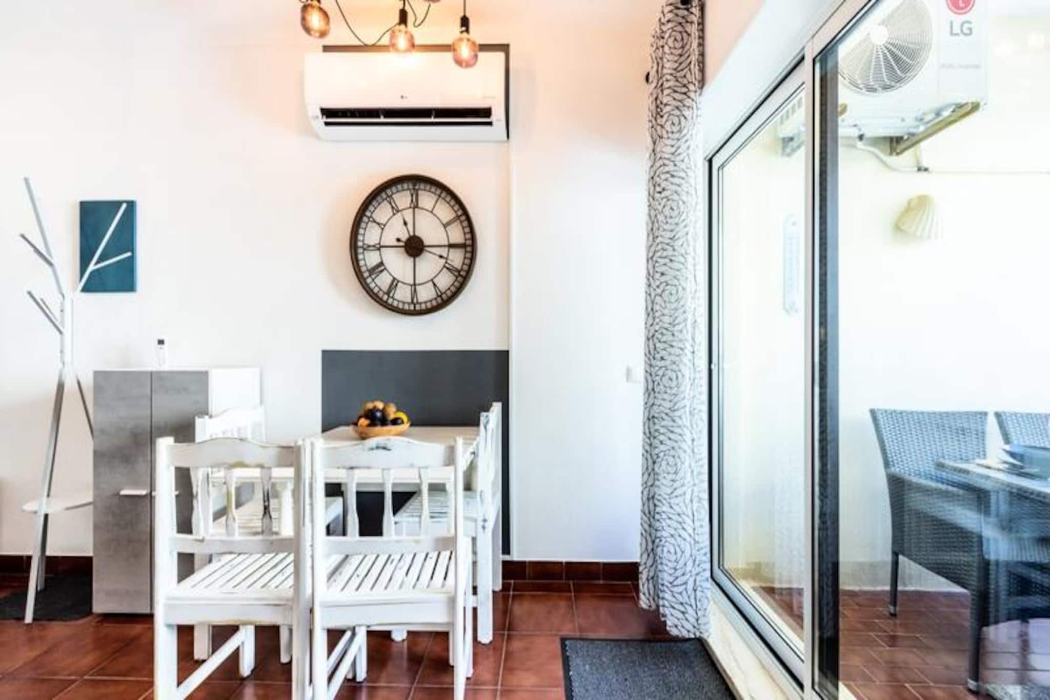 Apartment in Alvor with Pool & Beaches