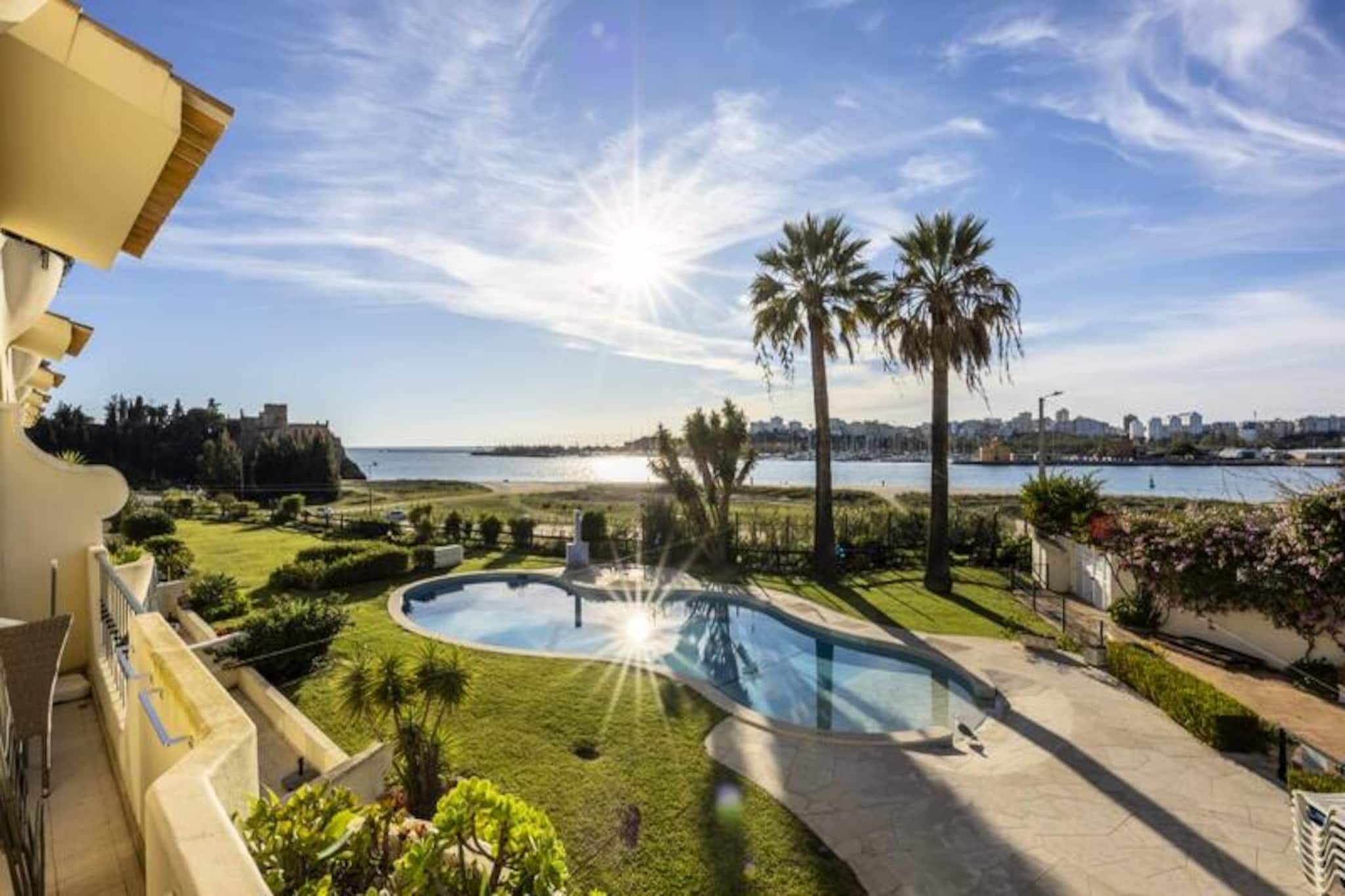 Apartment in Ferragudo with Sea Views