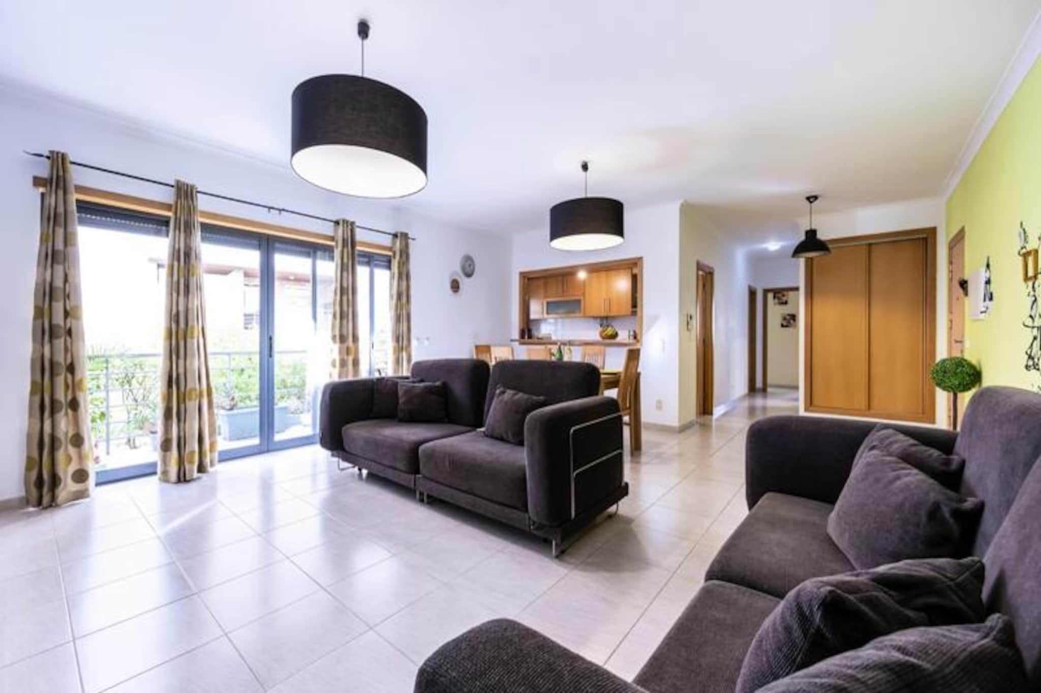 Apartment in Armação de Pêra near Beach