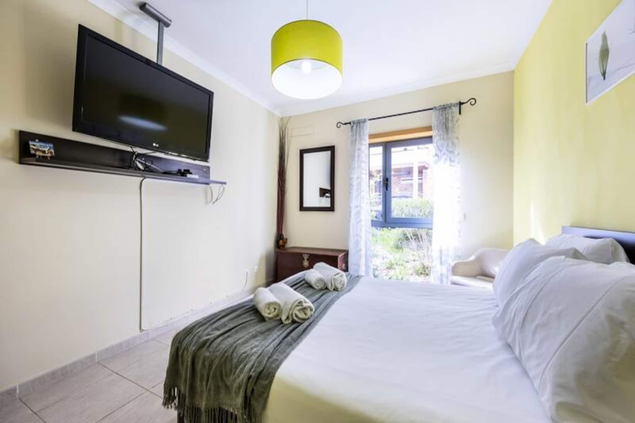 Apartment in Armação de Pêra near Beach