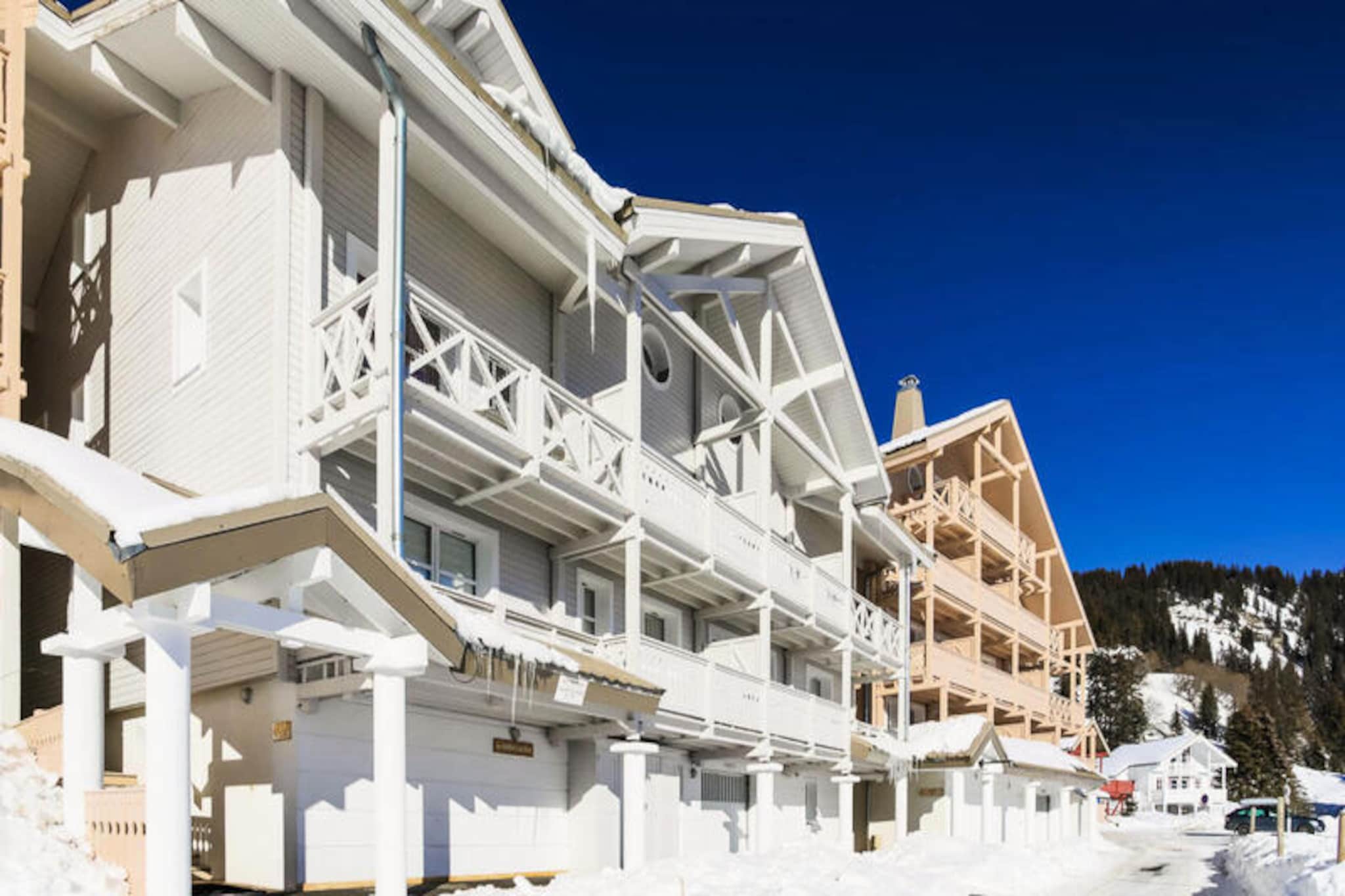 High above the charming resort of Flaine, at an altitude of 1800m, the Résidence Le Château de Crans offers a serene alpine retreat with breathtaking panoramic views of the surrounding mountains. This Scandinavian-style chalet, crafted entirely from wood, exudes warmth and authenticity, making it a perfect choice for those seeking a peaceful escape amidst the beauty of the French Alps. Whether you're waking up to the crisp mountain air or watching the sunset paint the peaks in hues of gold, this residence promises an unforgettable stay.
Inside, the spacious 5-room apartment spans approximately 129m² and comfortably accommodates up to 10 guests. With a cozy living room, a fully equipped kitchen, four inviting bedrooms, two modern bathrooms, and a separate toilet, the layout is designed for both comfort and convenience. The tasteful decor and high-quality amenities ensure a luxurious experience, while the Maeva Home Prestige Label guarantees recently renovated spaces with a touch of elegance. After a day on the slopes, unwind in the welcoming ambiance of your alpine home-away-from-home.
For skiing enthusiasts, the location is ideal. The ESF ski school and Piou Piou Club are just 500m away, and the nearby \