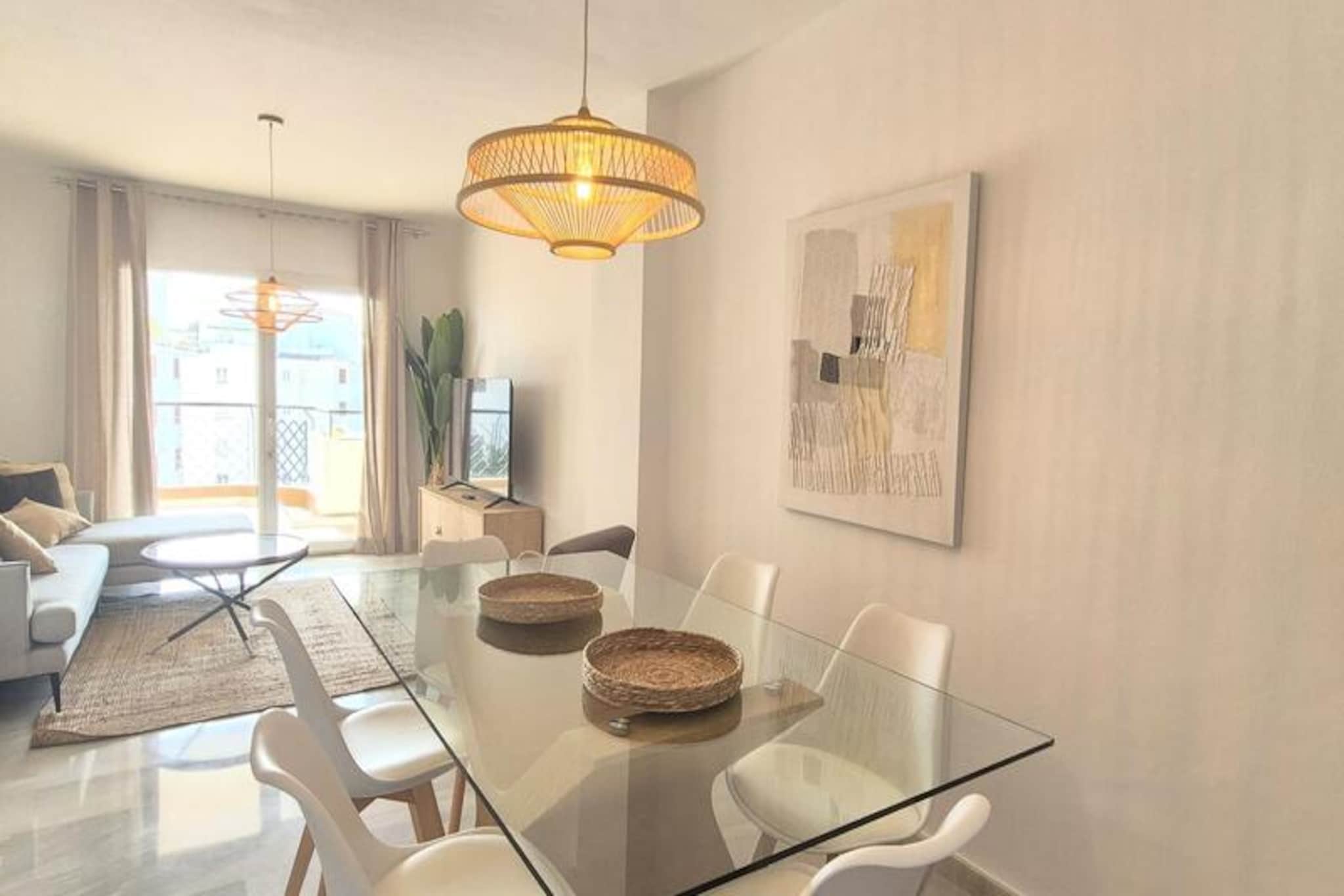 Apartment in Calahonda with Beach Access