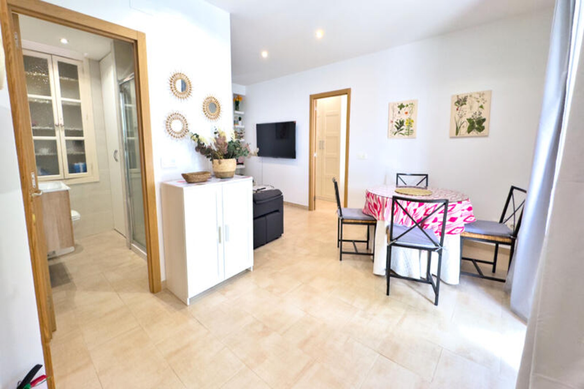 Step into the charm of Marbella’s historic center and discover a hidden gem that perfectly blends tradition and comfort. This cozy one-bedroom apartment is nestled within a classic Andalusian building, offering an authentic taste of local life. Surrounded by flower-lined alleyways, quaint restaurants, and vibrant shops, it’s the ideal base for immersing yourself in the city’s rich culture and lively atmosphere. Whether you’re seeking a romantic escape or a tranquil retreat, this property invites you to experience Marbella like a true local. \n\nInside, the apartment welcomes you with a warm and inviting living-dining area, perfect for unwinding after exploring the nearby streets. The 47 m² space is thoughtfully designed for comfort, featuring private Wi-Fi and air conditioning in the living room to keep you cool during sunny Andalusian days. The fully equipped kitchen includes modern appliances such as an oven and a refrigerator-freezer, ensuring you can prepare meals with ease. The bedroom offers two single beds and a spacious wardrobe, while the renovated bathroom boasts a sleek shower for added convenience. With west-facing windows, you’ll enjoy views of the picturesque streets below, capturing the essence of the old town. \n\nJust steps from the beach and surrounded by all essential amenities, this apartment’s location is unbeatable. Forget the car—everything you need is within walking distance, from sun-soaked squares to bustling markets. Spend your mornings savoring coffee in a charming plaza, your afternoons strolling through historic landmarks, and your evenings indulging in local cuisine. \n\nBook your stay in this delightful apartment and create unforgettable memories in the heart of Marbella. Whether you’re here for relaxation or adventure, this property promises a truly immersive experience in one of Spain’s most enchanting cities.