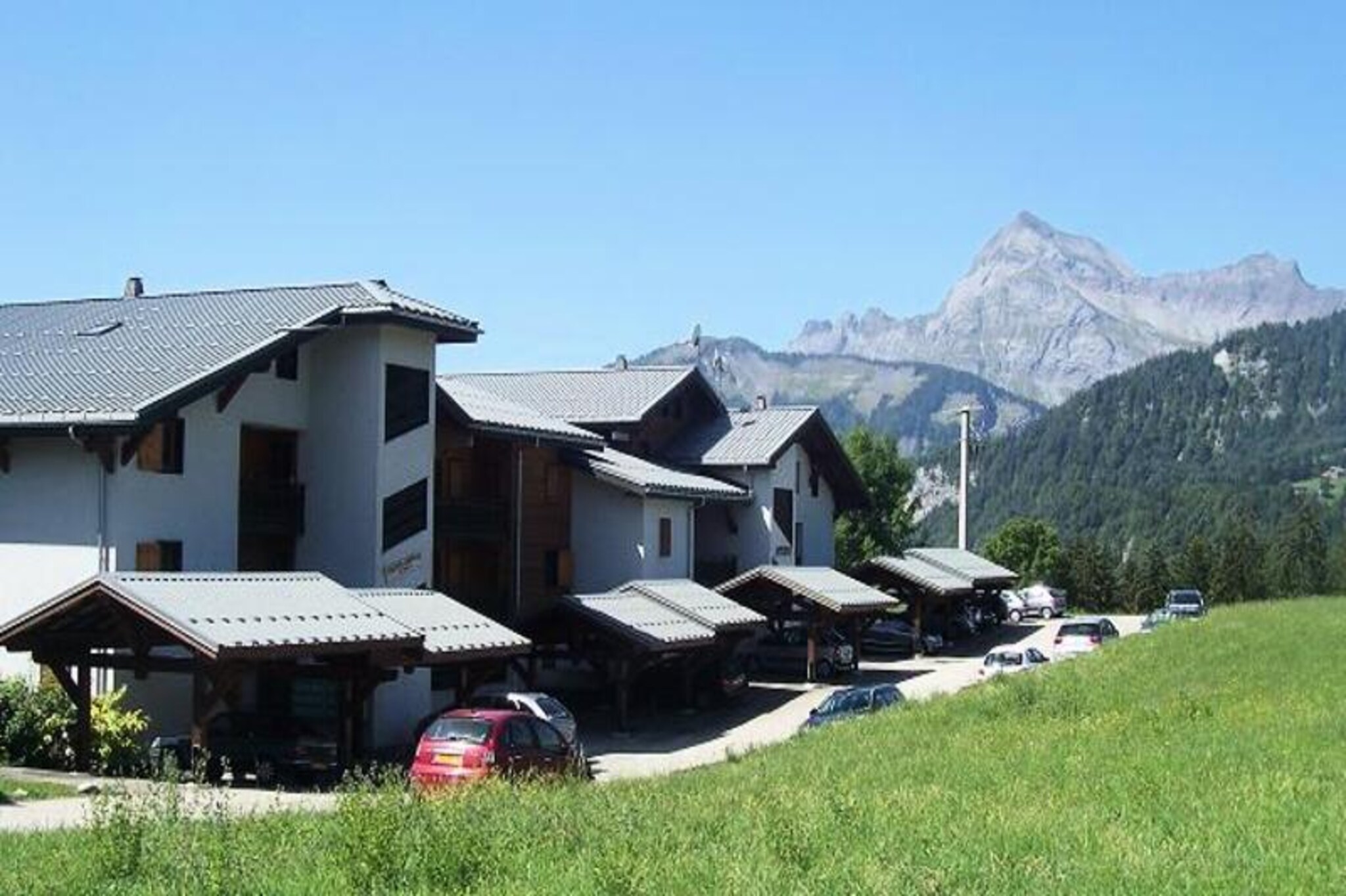 Apartment in NDB with Ski Access & Views