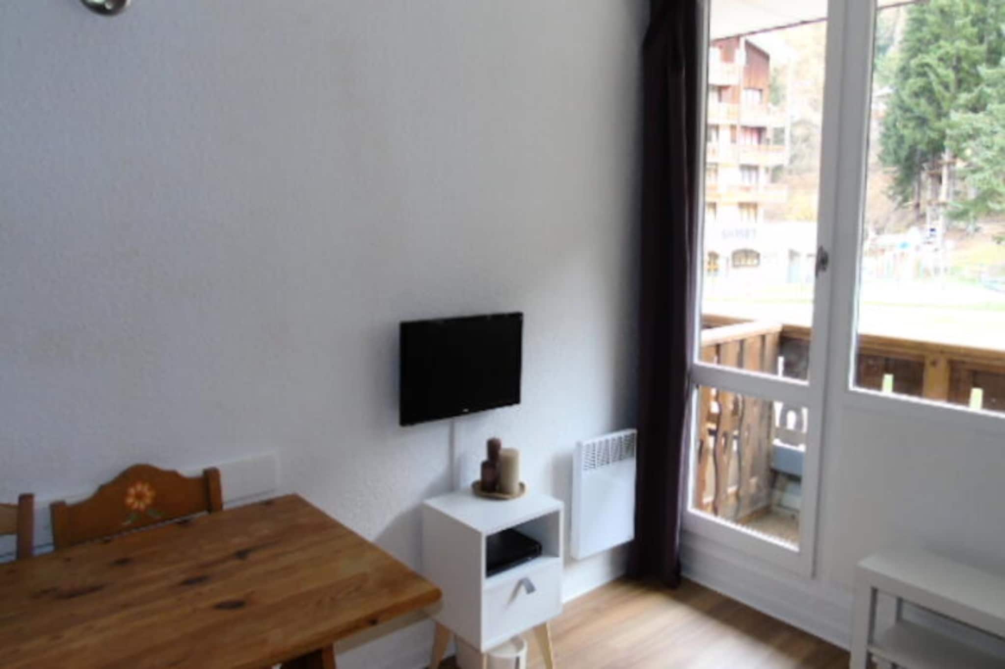 Studio for 3 people
