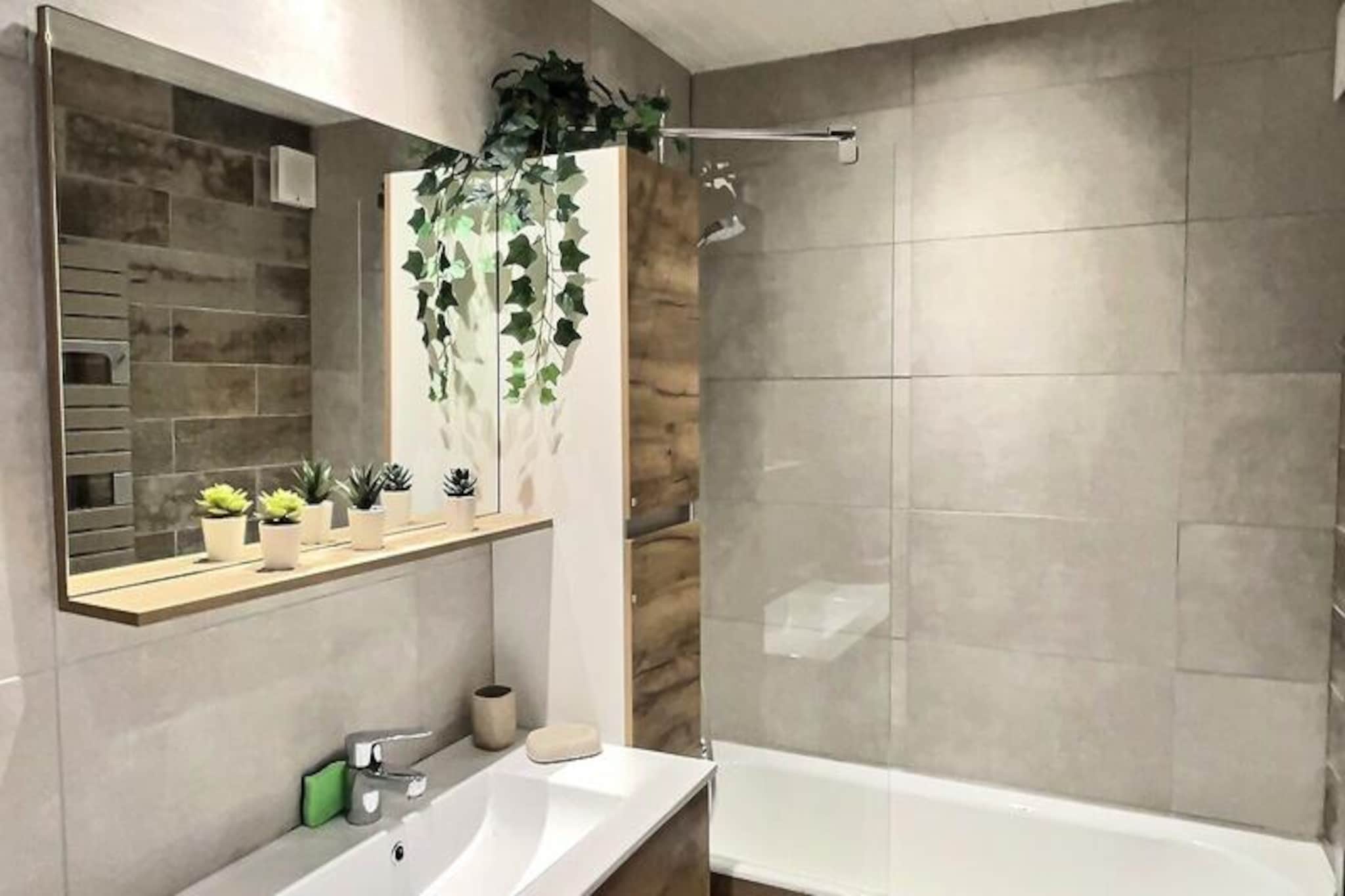 Beautiful 2-room apartment, completely renovated, for 5 people