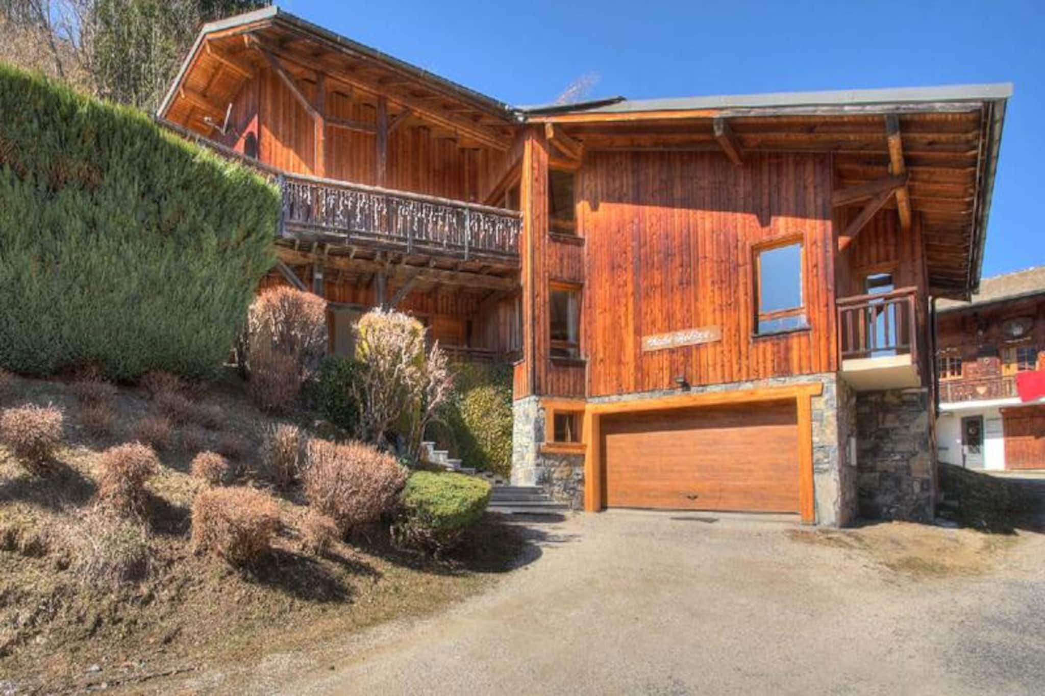 Chalet in Morzine with Sauna and Garden