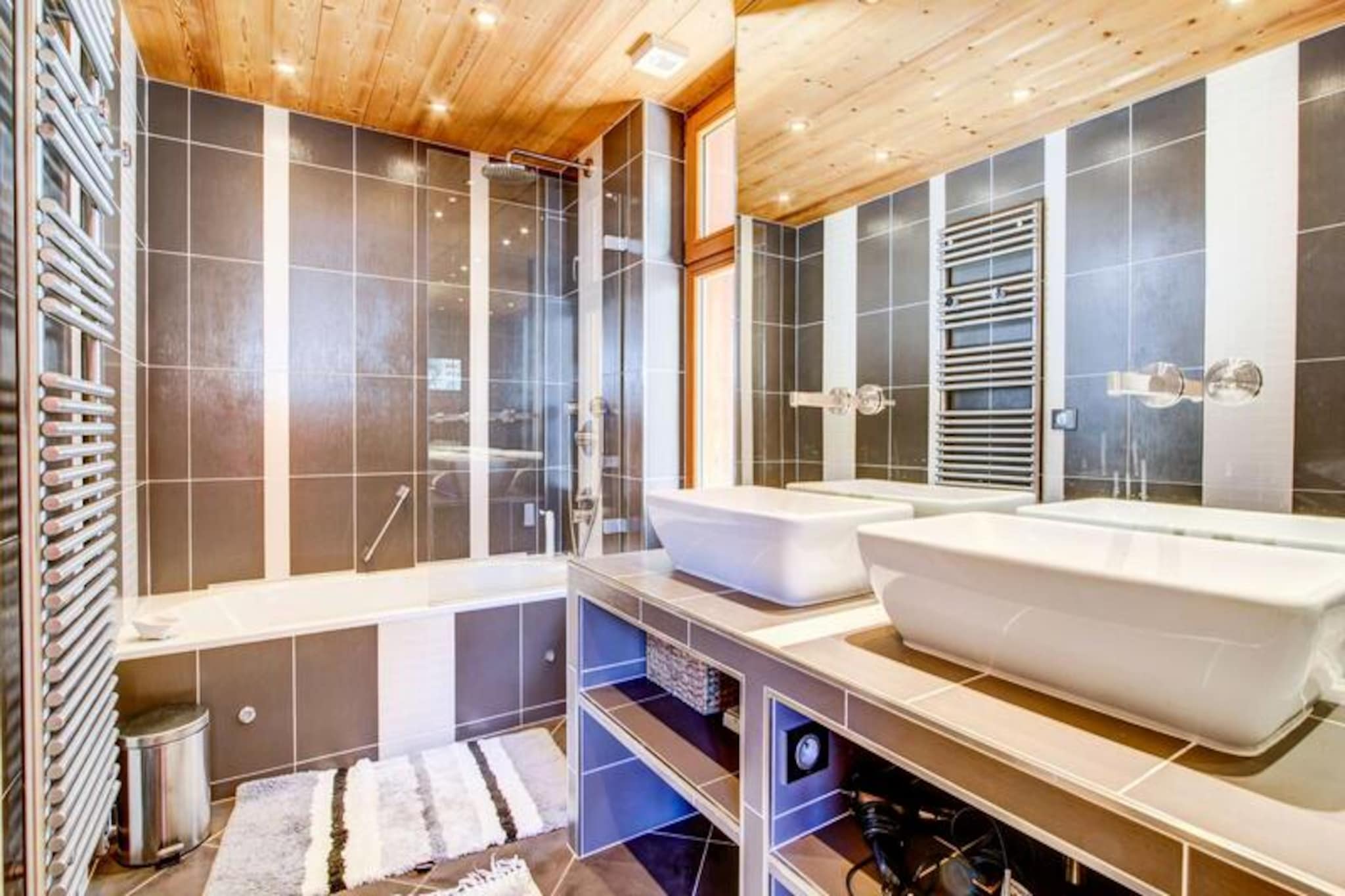 Chalet in Morzine with Sauna and Garden