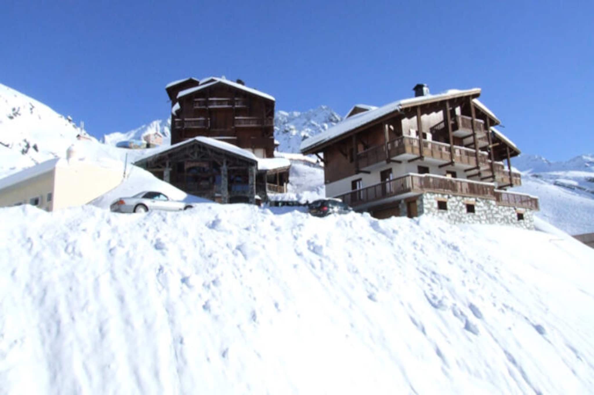 Apartment in Péclet near Ski Slopes