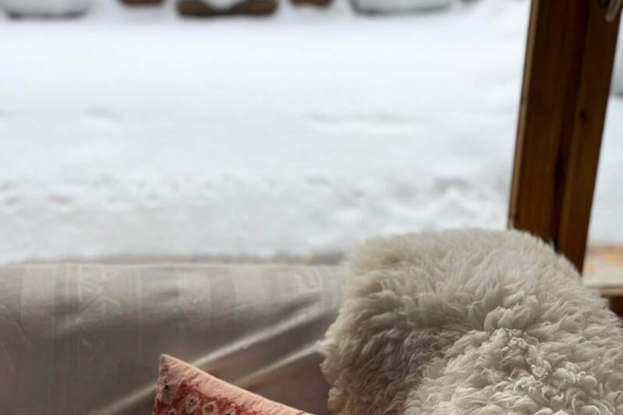 In the serene and picturesque Praz de la Legettaz district of Val d'Isère, this delightful 4-room apartment offers a perfect retreat for ski enthusiasts and nature lovers alike. Imagine stepping out onto your southeast-facing terrace each morning, greeted by breathtaking views of the slopes, majestic mountains, and lush forests. Whether you're here for the powdery winter snow or the vibrant summer greenery, this residence places you at the heart of alpine charm and adventure.
Spanning 70 m², this bright and spacious ground-floor apartment comfortably accommodates up to six guests. The thoughtfully designed layout includes three cozy bedrooms, each with its own en-suite bathroom for added privacy and convenience. The master bedroom features a double sofa bed and a luxurious bathtub, while the second bedroom offers bunk beds and a shower. The third bedroom is equipped with two single beds and a bathtub. The open-plan kitchen and living area is fully equipped with modern appliances, including a ceramic hob, oven, microwave, dishwasher, and refrigerator, ensuring you have everything you need for a comfortable stay. Additional amenities such as a flat-screen TV, Wi-Fi, a washing machine, and a ski locker enhance your experience.
Conveniently located at the foot of the slopes and near the free shuttle bus stop, you'll have effortless access to the ski lifts and the charming village center. The shuttle service runs every 15 minutes until 8 pm, making it easy to explore Val d'Isère's vibrant dining, shopping, and après-ski scene. In summer, the region transforms into a haven for hikers and outdoor enthusiasts, with trails winding through stunning alpine landscapes.
With its unbeatable location, modern comforts, and enchanting surroundings, this apartment is the ideal base for creating unforgettable memories in the French Alps. Whether you're seeking thrilling adventures or tranquil moments, this residence promises a holiday to cherish.