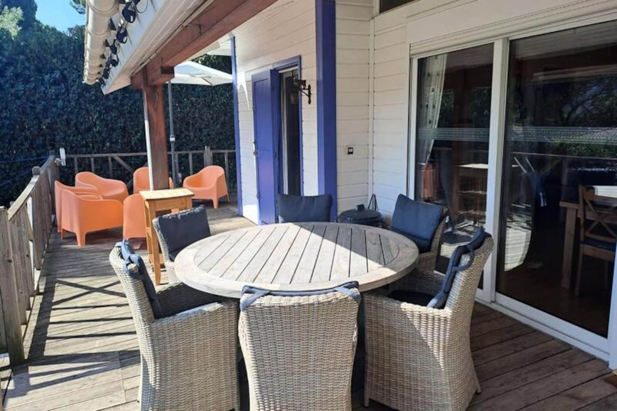 In the heart of a serene 15-hectare wooded estate, just 7 km from the glamour of Saint-Tropez, lies Parc Oasis—a tranquil retreat offering the perfect balance of relaxation and Riviera charm. Surrounded by lush greenery and Mediterranean flora, this residence invites you to unwind and soak up the sun while enjoying its stunning lagoon-style swimming pool. Whether you're seeking a peaceful escape or a base to explore the vibrant Côte d'Azur, Parc Oasis is your ideal holiday destination.
This charming 66m² wooden chalet, designed to comfortably host up to six guests, combines rustic charm with modern convenience. The air-conditioned living room provides a cool respite after a day in the sun, while the fully equipped open-plan kitchen allows for delightful home-cooked meals. The chalet features a master bedroom with a double bed, a second bedroom with two single pull-out beds, and an additional bedroom with two single beds. Two bathrooms ensure ample space and privacy for all guests. Step outside onto the terrace, furnished for your comfort, and savor the peaceful ambiance of this unique property.
Amenities include a dishwasher, washing machine, oven, microwave, stovetop, refrigerator-freezer, coffee maker, kettle, toaster, TV, air conditioning, and Wi-Fi. Parking is conveniently located in front of the chalet.
The location is perfect for exploring the region's highlights: the iconic beaches of the French Riviera are just 3 km away, while the charming towns of Saint-Tropez (7 km) and Sainte-Maxime (10 km) are within easy reach. Shops and local markets are only 6 km away, making it easy to stock up on fresh produce and regional delicacies.
Whether you're lounging by the pool, strolling through the estate's lush grounds, or exploring the vibrant coastal towns nearby, Parc Oasis offers an unforgettable escape to the beauty and elegance of the Côte d'Azur.