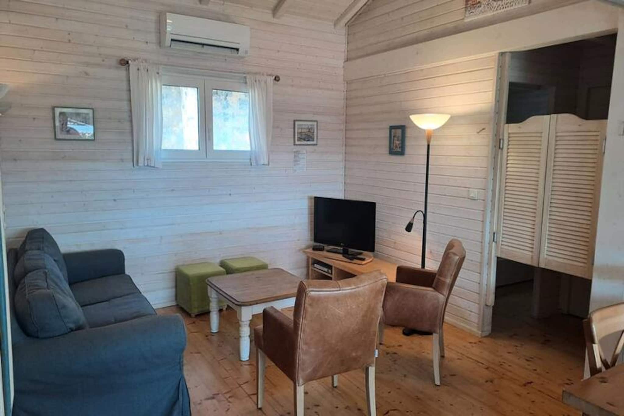 Chalet near Saint-Tropez with Lagoon Pool