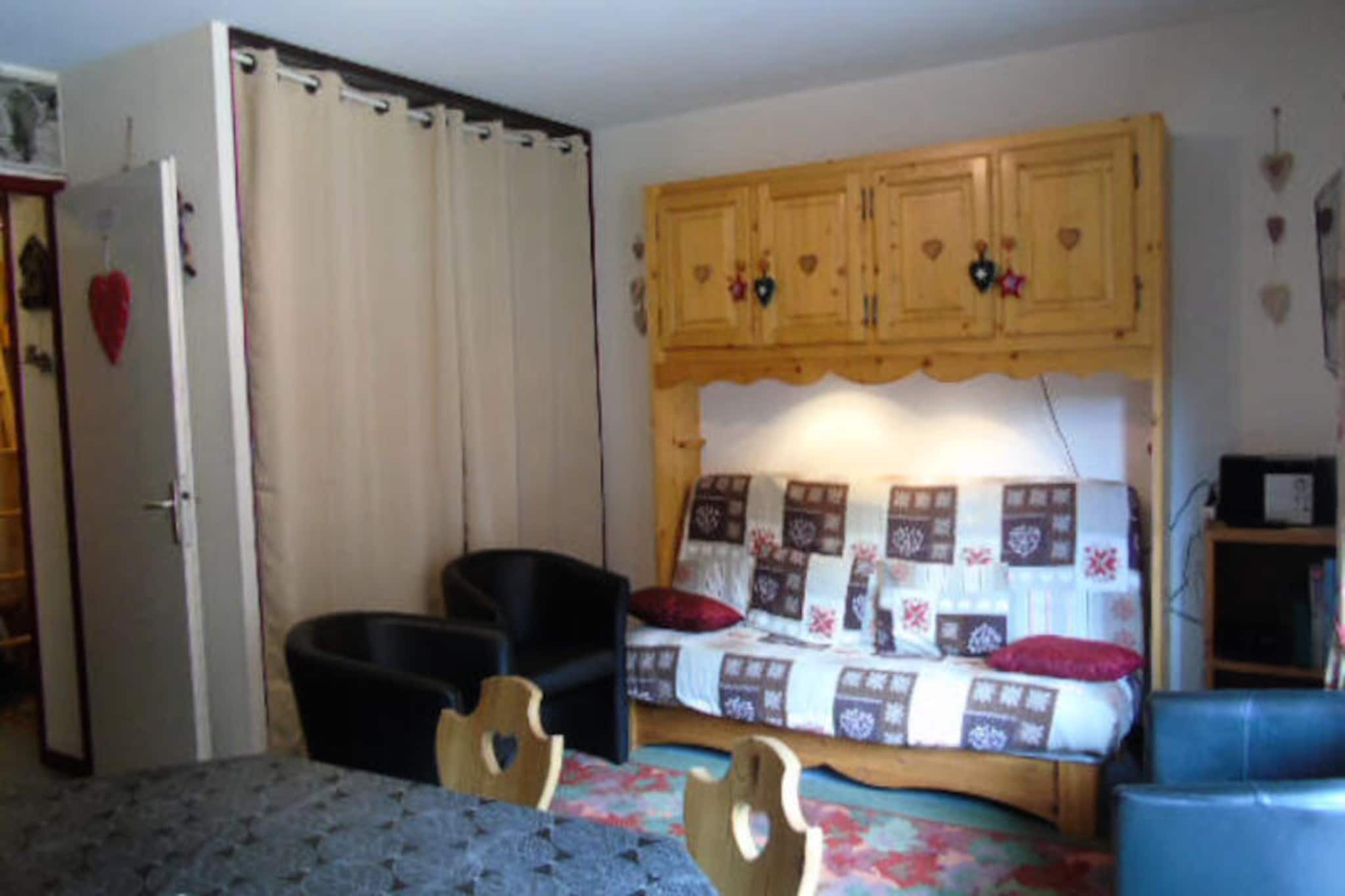 3 Rooms for 6 People