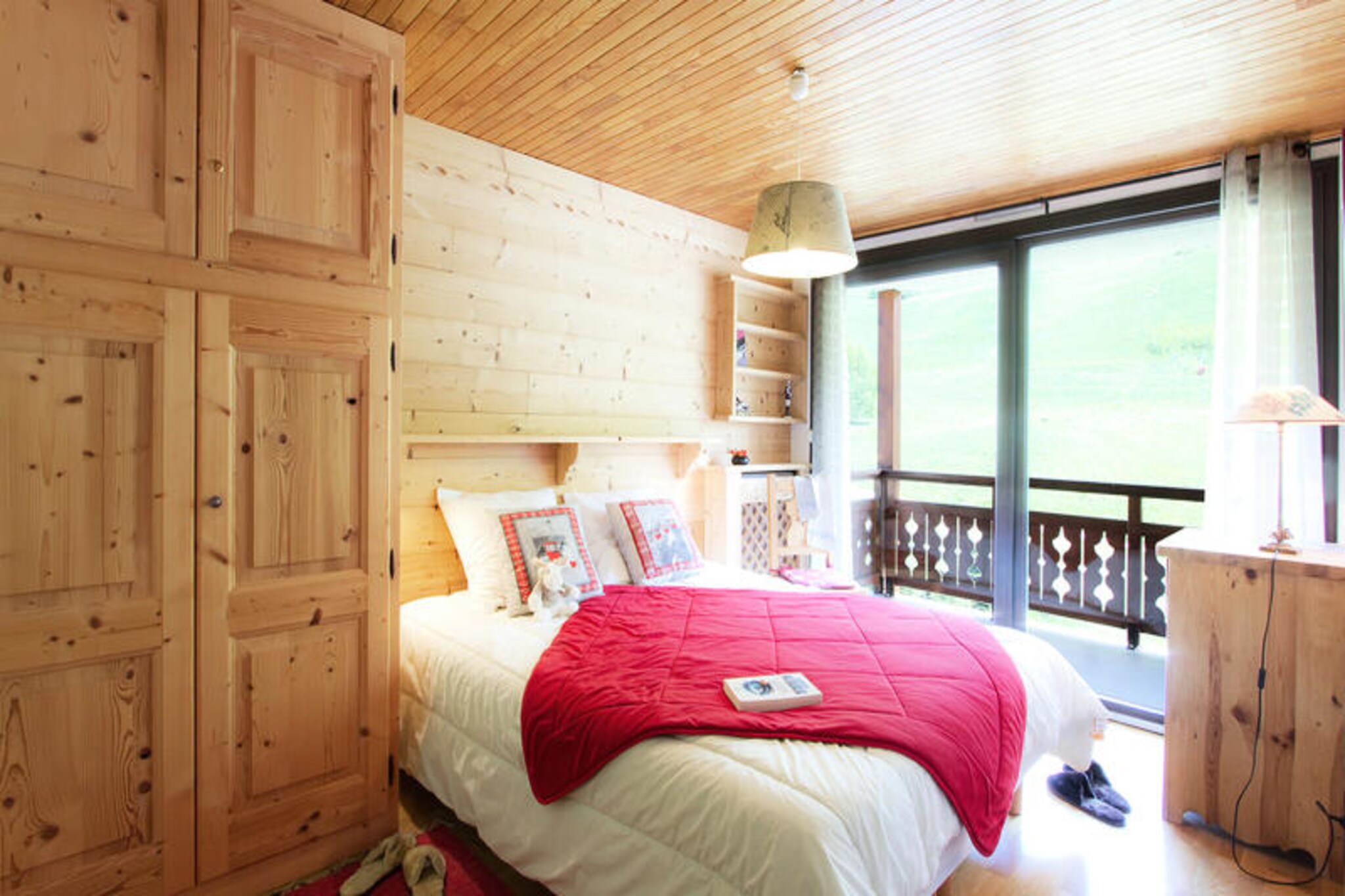 Bright apartment at the foot of the slopes