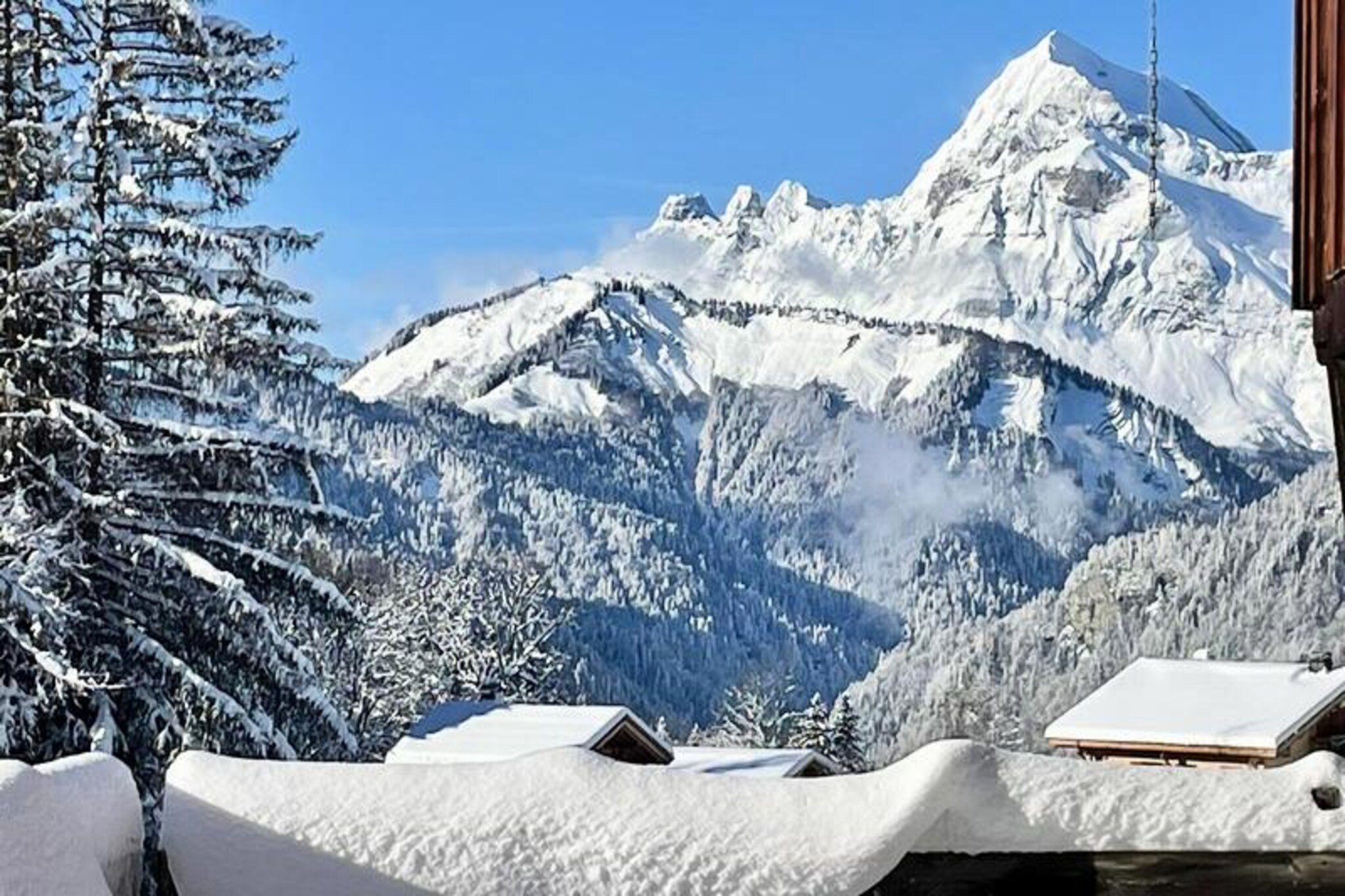 In the serene hamlet of Le Cheloup, Chalet Les Greniers offers a charming alpine retreat where tranquility meets adventure. Just a 5-minute drive from the picturesque village of Notre Dame de Bellecombe and Mont Rond, this cozy chalet is perfectly positioned for exploring the Espace Diamant ski area with its 192km of interconnected slopes. Whether you're here for the thrill of skiing or the peaceful allure of nature, this chalet provides the ideal base for your mountain escape. From its south-facing terrace, soak in the breathtaking views of the surrounding forest and peaks, and let the crisp mountain air rejuvenate your spirit.
Step inside and discover a warm, inviting interior designed for comfort and relaxation. The ground floor features a spacious entrance hall with ski storage, a fully equipped kitchen, a dining area, and a living room complete with a wood-burning stove and Canal+ television. A double bedroom, a modern bathroom with a shower, and a guest toilet complete this level. Upstairs, you'll find two additional bedrooms, including a flexible double room and a charming room with twin beds and a mezzanine perfect for children. A luxurious bathroom with a bathtub and double vanity adds a touch of indulgence. With space for up to eight guests, this chalet is ideal for families or groups of friends.
In winter, the free ski bus stops just 300m away, whisking you to the slopes, ski school, and village center. In summer, the chalet's location is a haven for outdoor enthusiasts, with trails for hiking and mountain biking right on your doorstep. The Mont Rond chairlift, open twice a week, offers panoramic views of Mont Blanc, while the Flumet lake and leisure center are just a short drive away.
Chalet Les Greniers combines rustic charm with modern amenities, including WiFi, parking, and pet-friendly accommodations. Whether you're savoring a quiet evening by the wood-burning stove or enjoying the sunlit terrace, this chalet promises a memorable alpine getaway for every season.