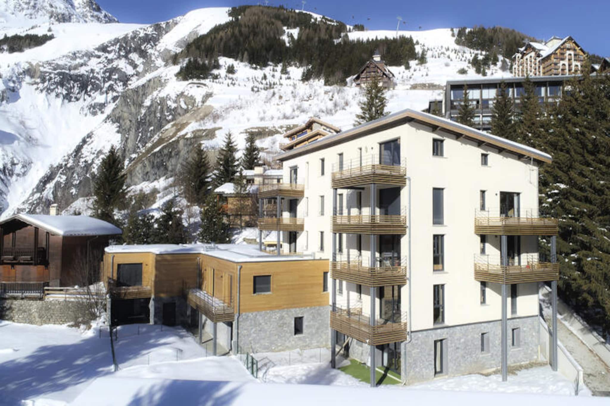 Apartment near Muzelle Glacier Ski Slope