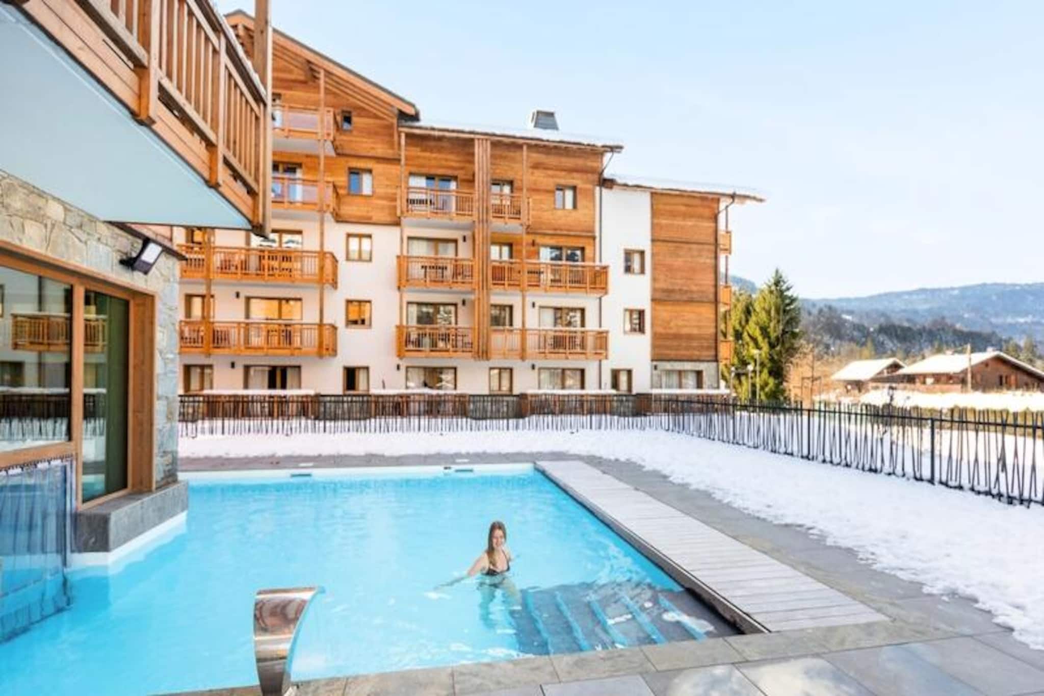 3-Room Apartment for 6 People, Family Room with Mountain View