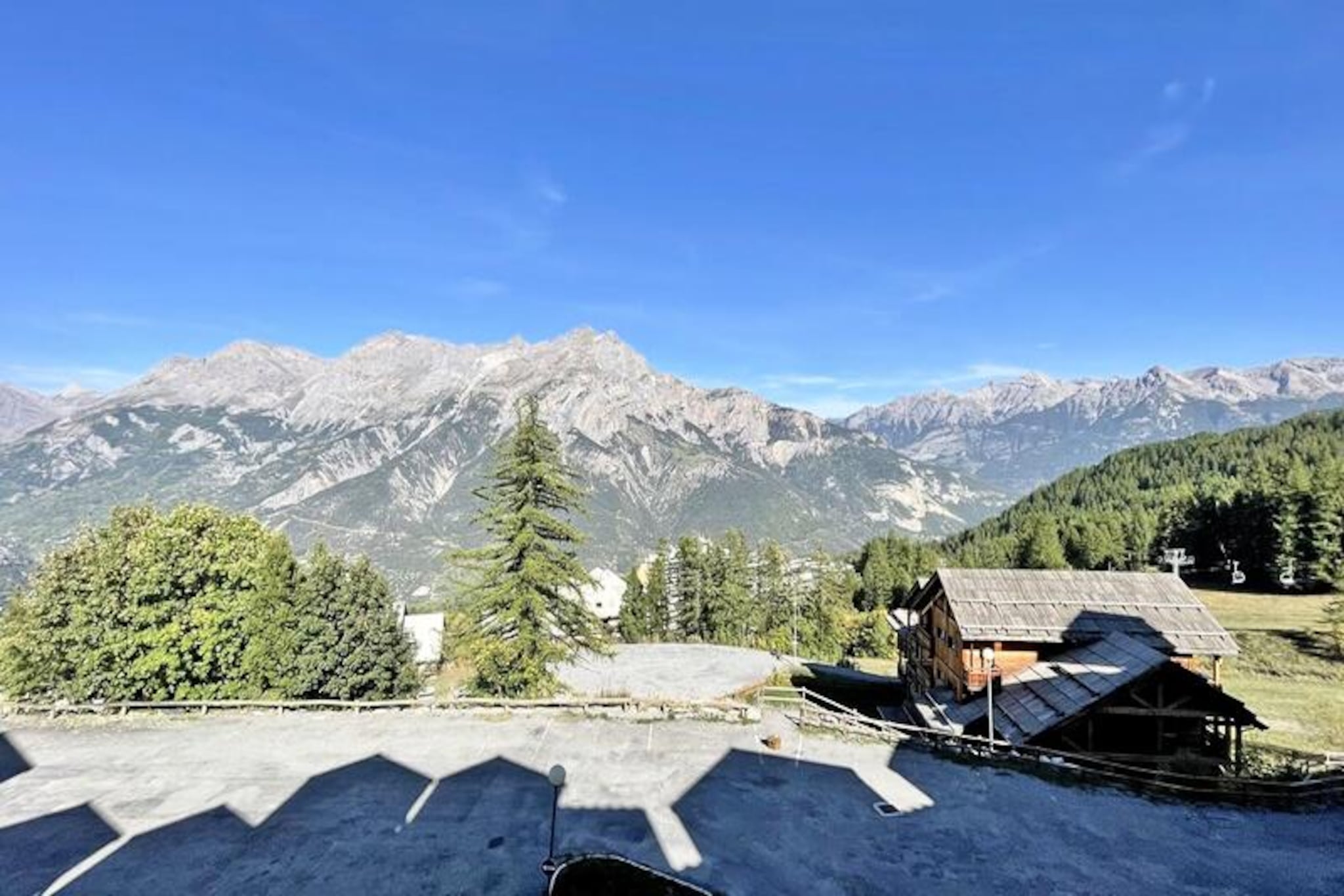 DBA316 - 1 BEDROOM APARTMENT + SLEEPING ALCOVE - BALCONY - SLEEPS 6 - 1800 Area