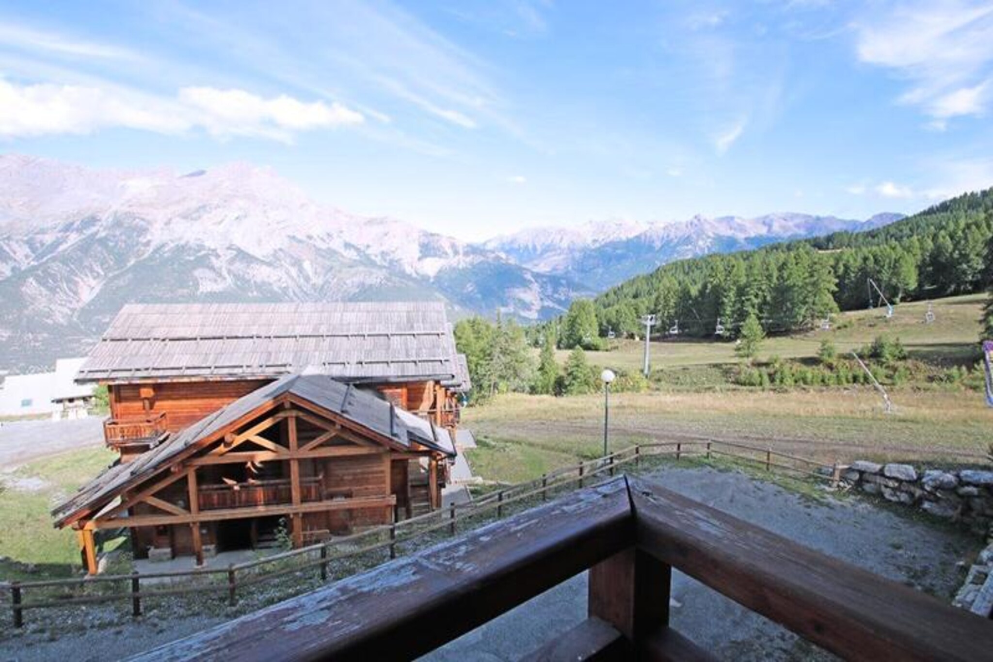 DBA106 - 1 BEDROOM APARTMENT + SLEEPING ALCOVE - BALCONY - SLEEPS 6 - 1800 Area