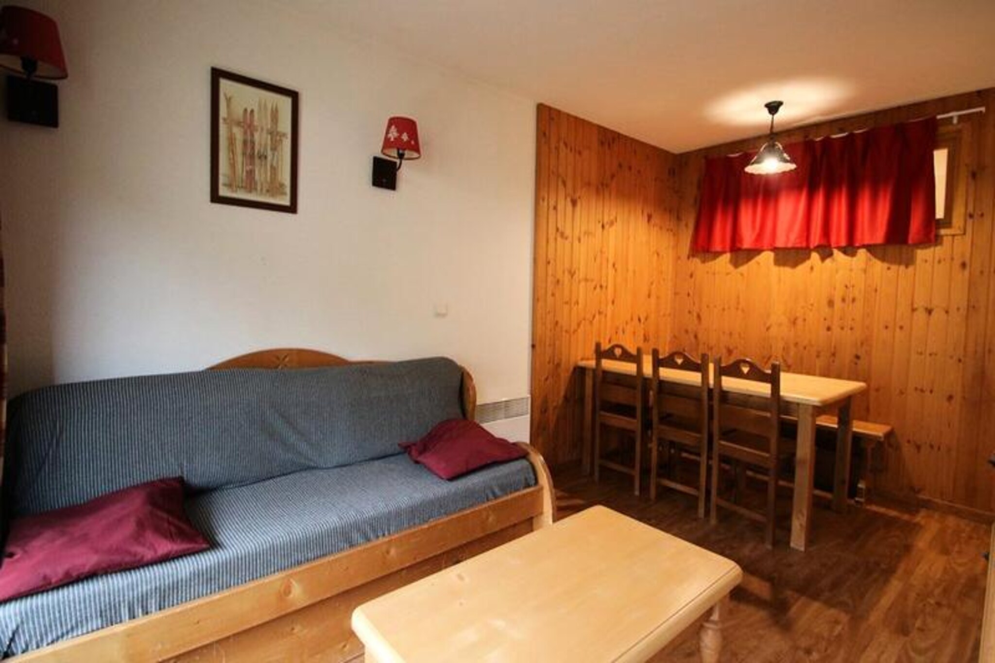 DBA217 - 1 BEDROOM APARTMENT + SLEEPING ALCOVE - BALCONY - SLEEPS 6 - 1800 Area