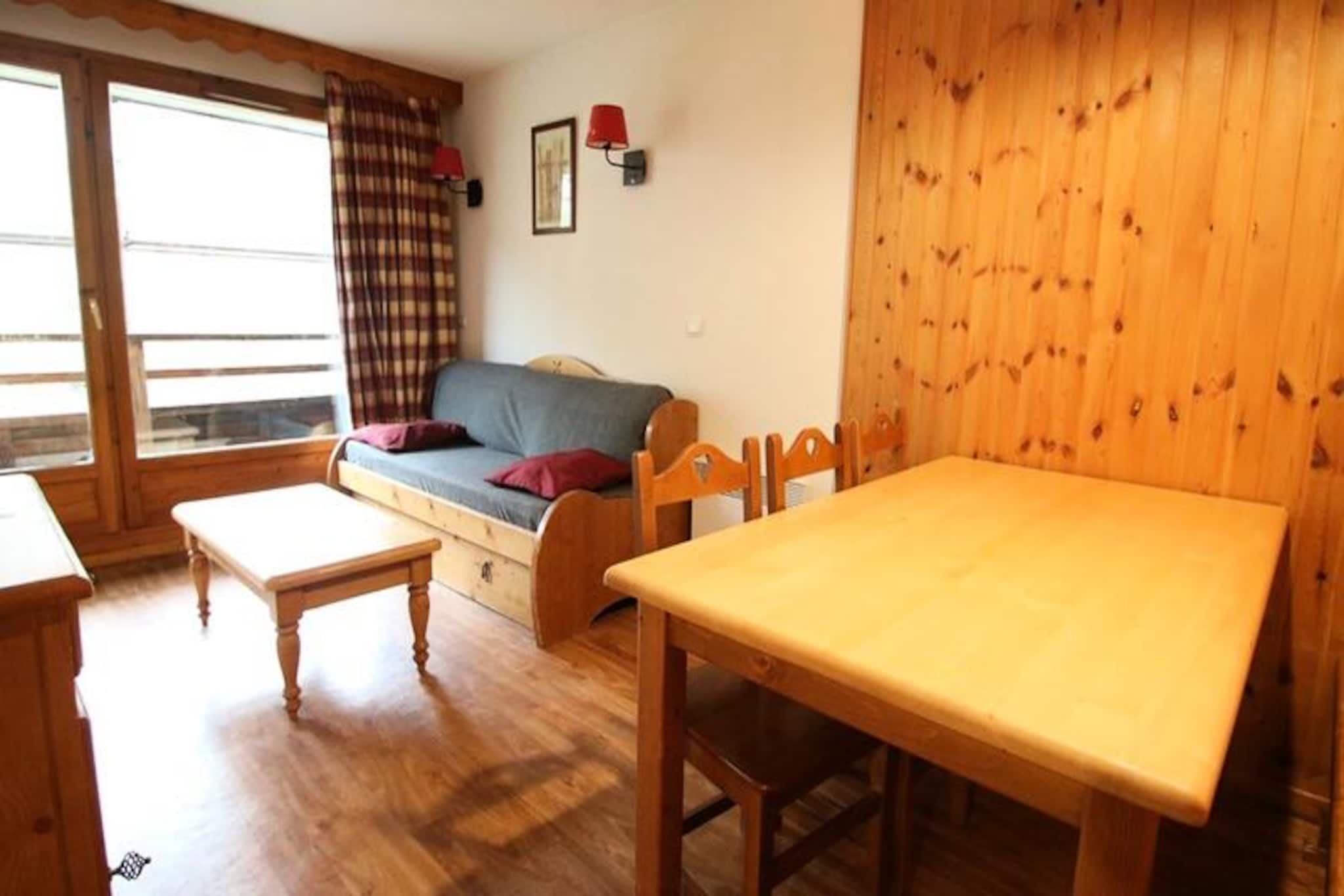 DBA217 - 1 BEDROOM APARTMENT + SLEEPING ALCOVE - BALCONY - SLEEPS 6 - 1800 Area