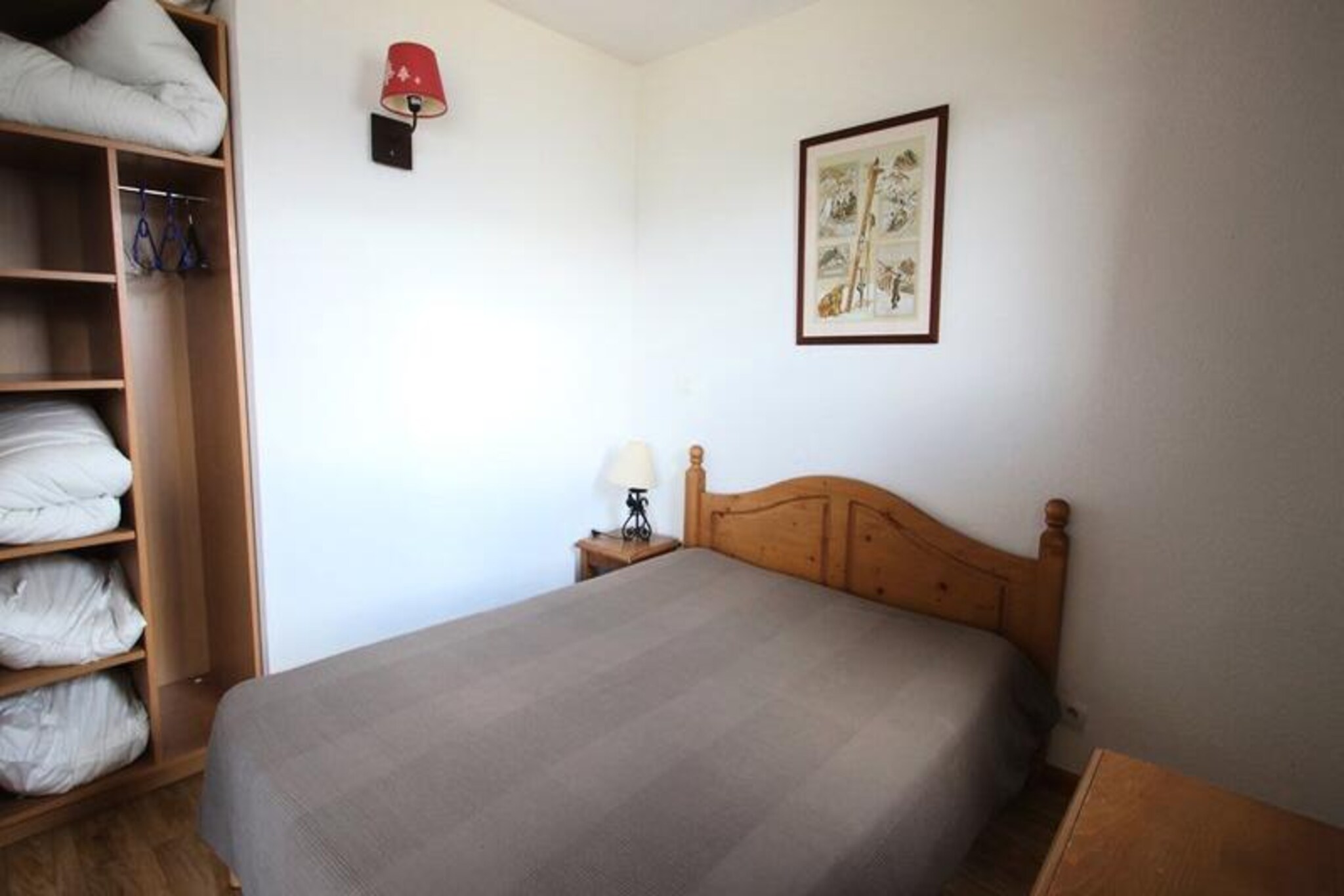 DBA104 - 1 BEDROOM APARTMENT + SLEEPING ALCOVE - BALCONY - SLEEPS 6 - 1800 Area