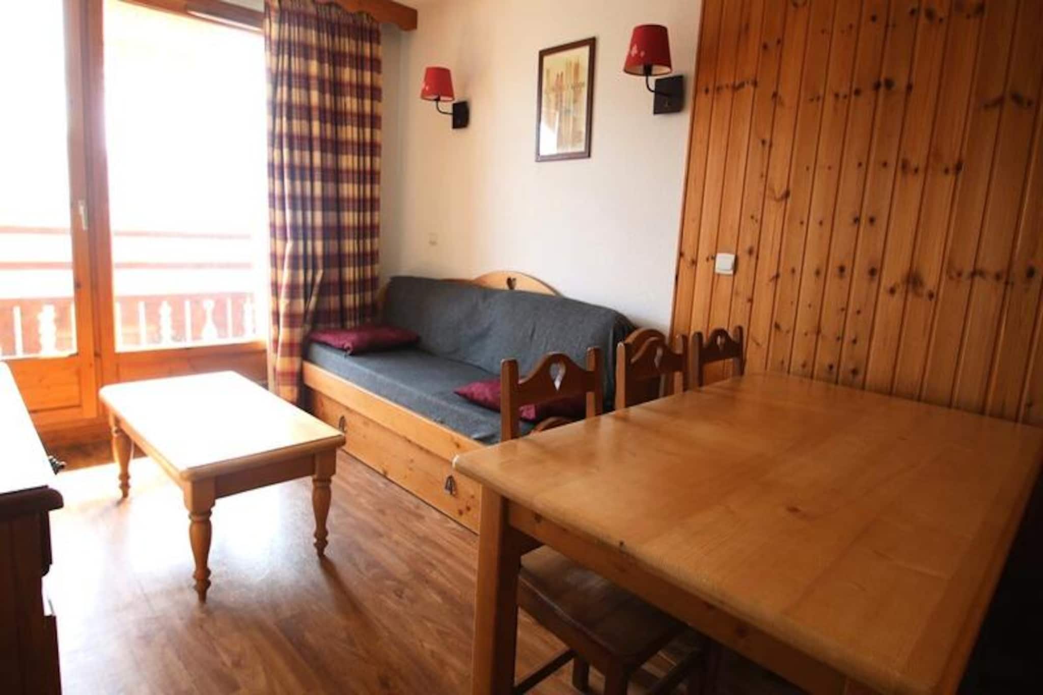 DBA326 - 1 BEDROOM APARTMENT + SLEEPING ALCOVE - BALCONY - SLEEPS 6 - 1800 Area