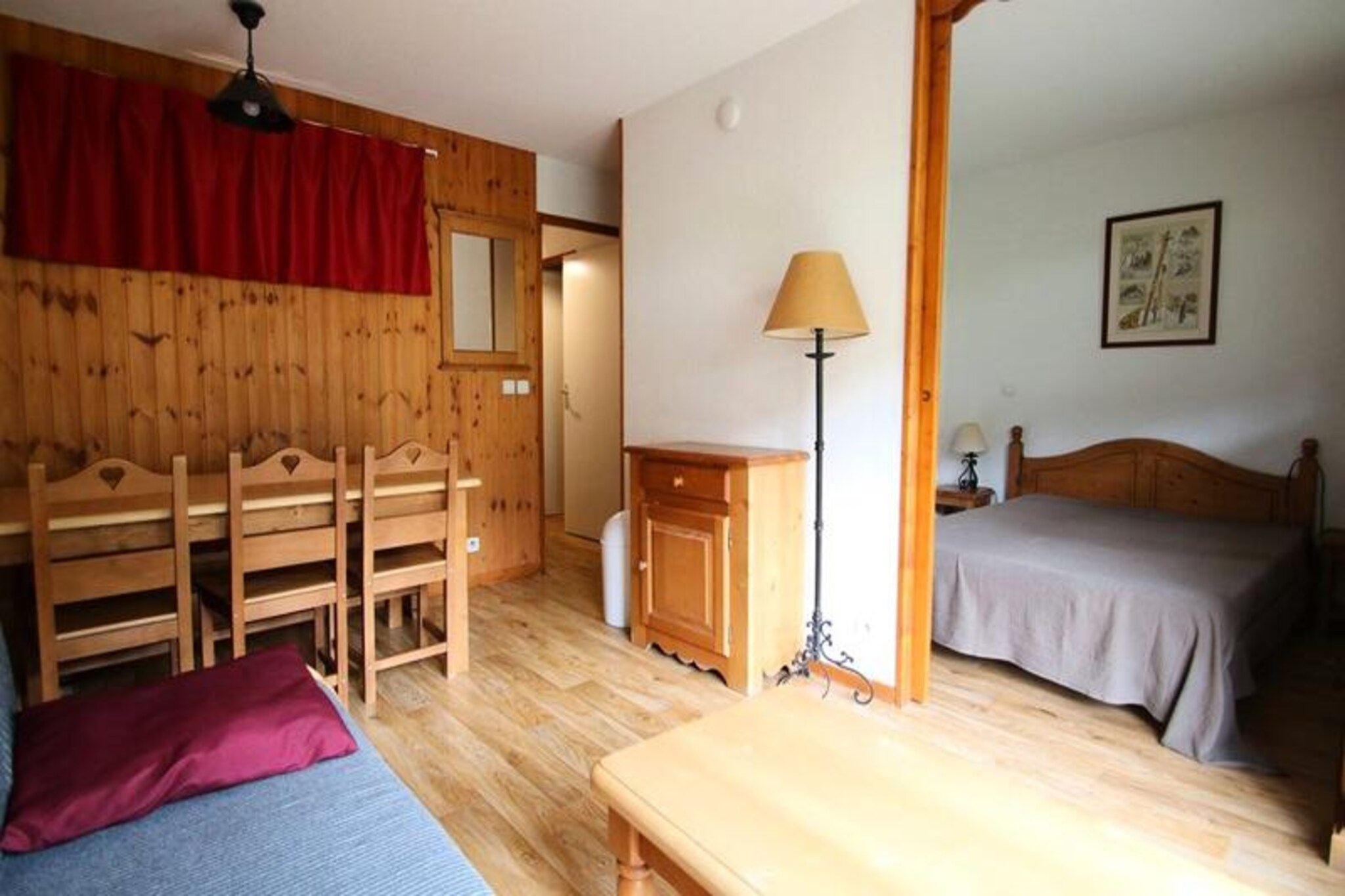 DBA211 - 1 BEDROOM APARTMENT + SLEEPING ALCOVE - BALCONY - SLEEPS 6 - 1800 Area