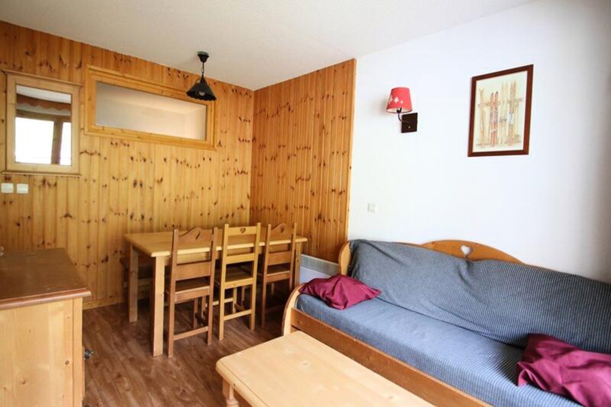 DBA229 - 1 BEDROOM APARTMENT + SLEEPING ALCOVE - BALCONY - SLEEPS 6 - 1800 Area