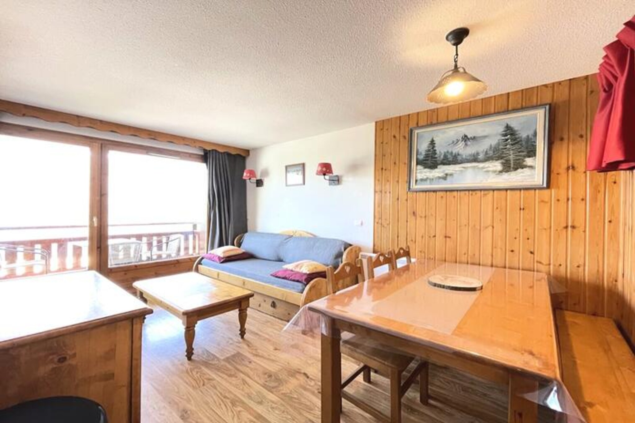 DBA204 - 1 BEDROOM APARTMENT + SLEEPING ALCOVE - BALCONY - SLEEPS 6 - 1800 Area