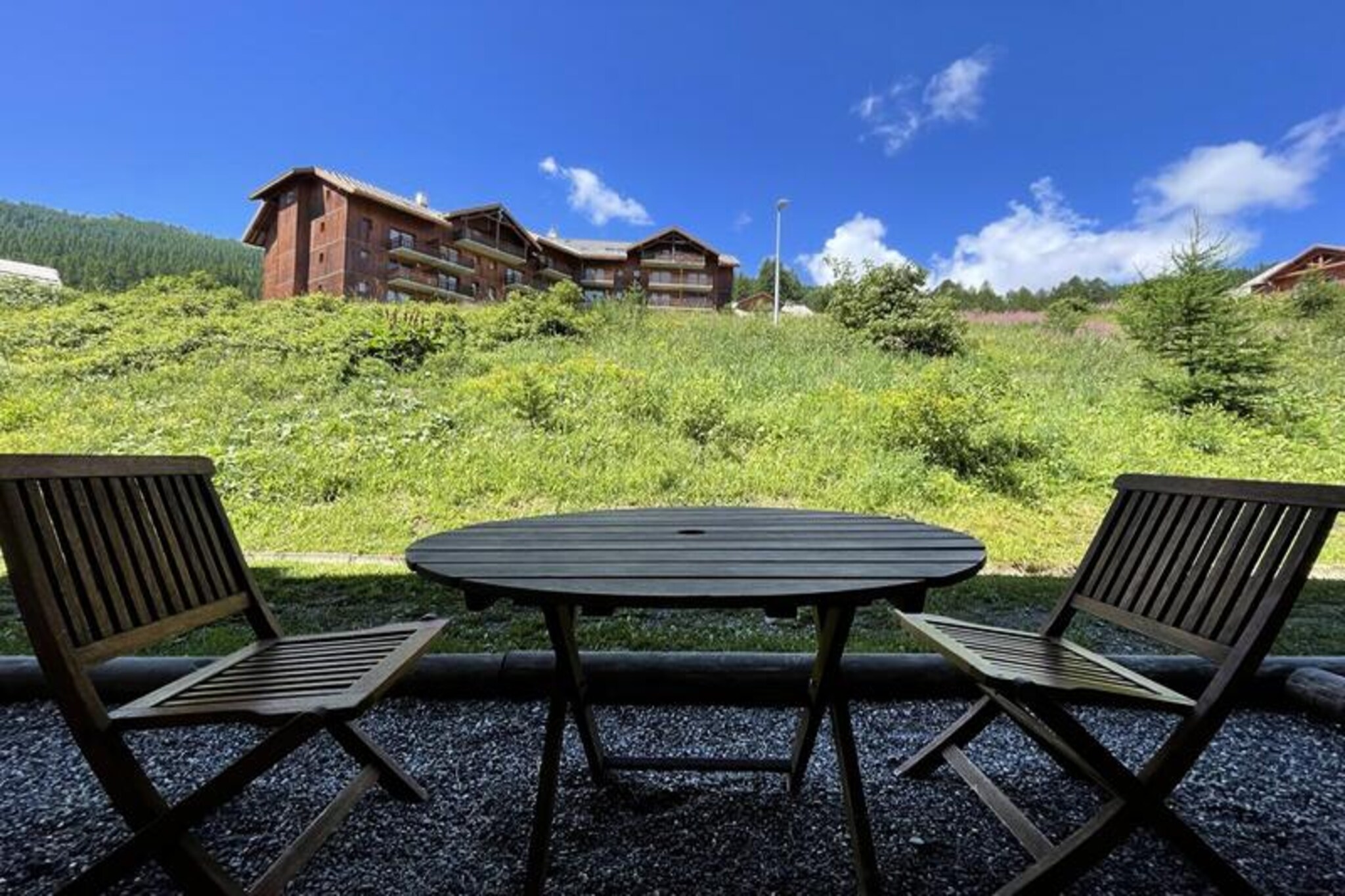 DBA119 - 1 BEDROOM APARTMENT + SLEEPING ALCOVE - BALCONY - SLEEPS 6 - 1800 Area