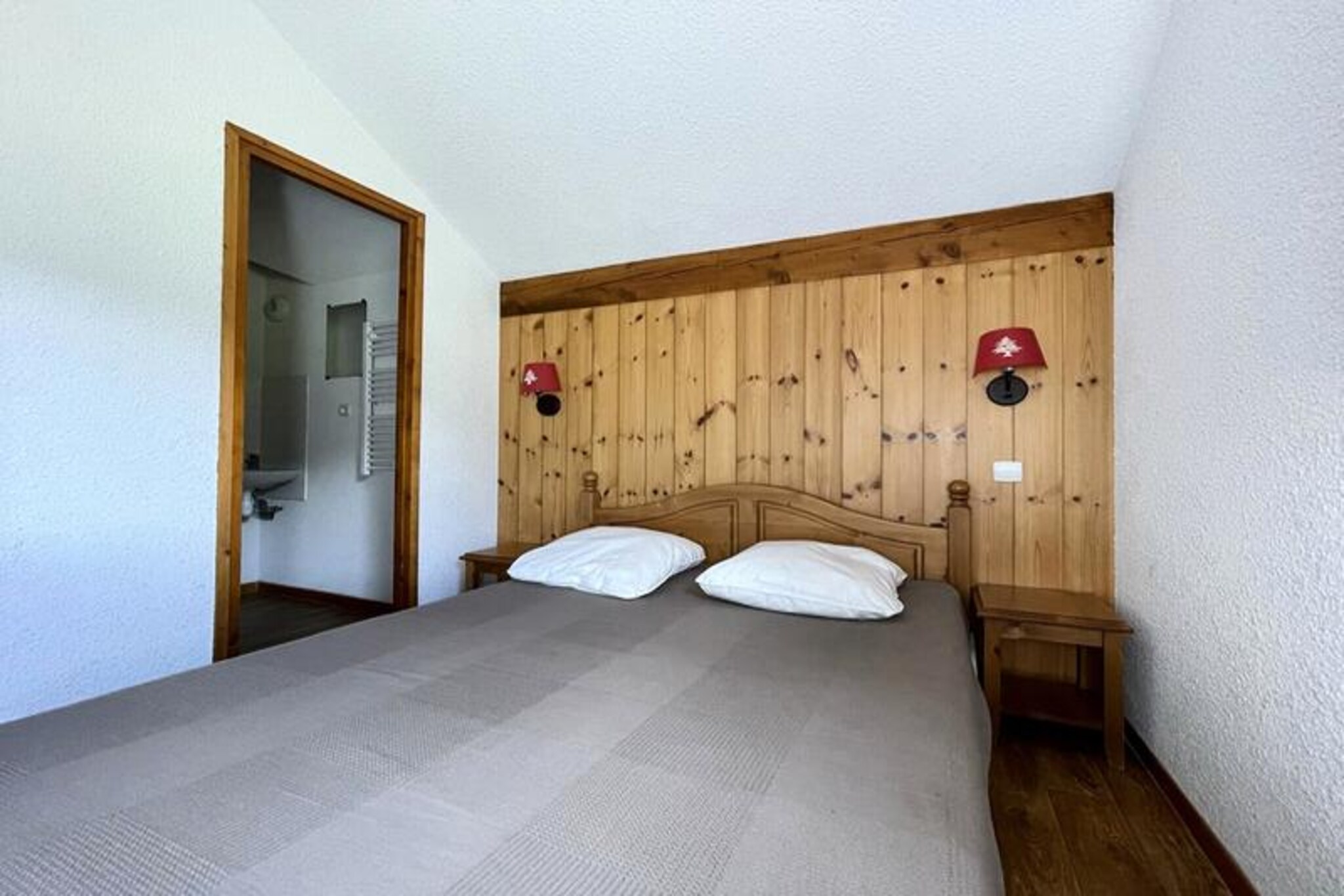 Apartment in Puy Saint Vincent Ski-In Access