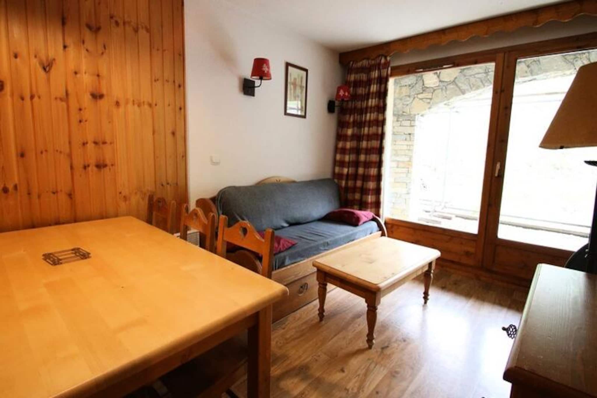 DBA127 - 1 BEDROOM APARTMENT + SLEEPING ALCOVE - BALCONY - SLEEPS 6 - 1800 Area