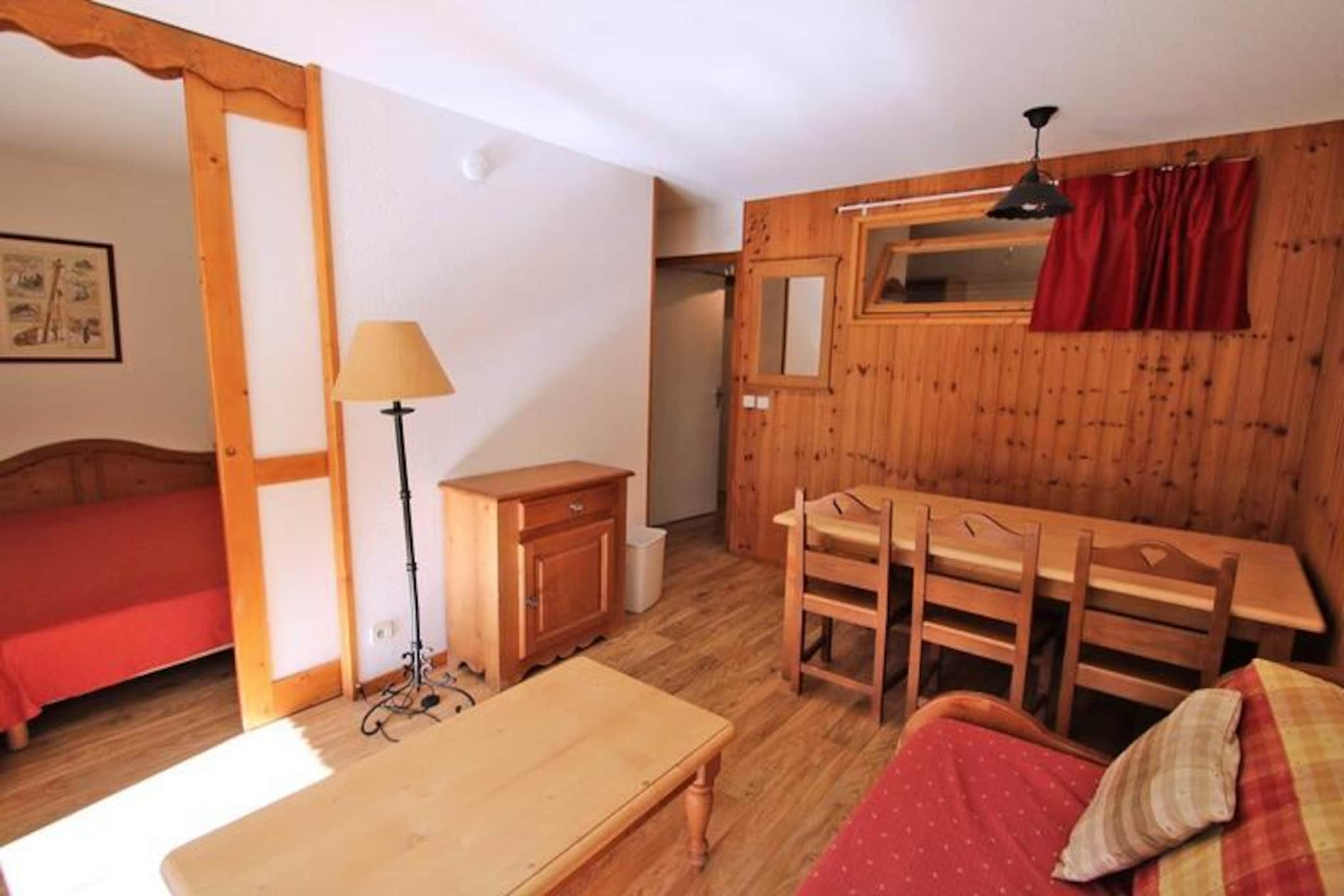 DBA127 - 1 BEDROOM APARTMENT + SLEEPING ALCOVE - BALCONY - SLEEPS 6 - 1800 Area