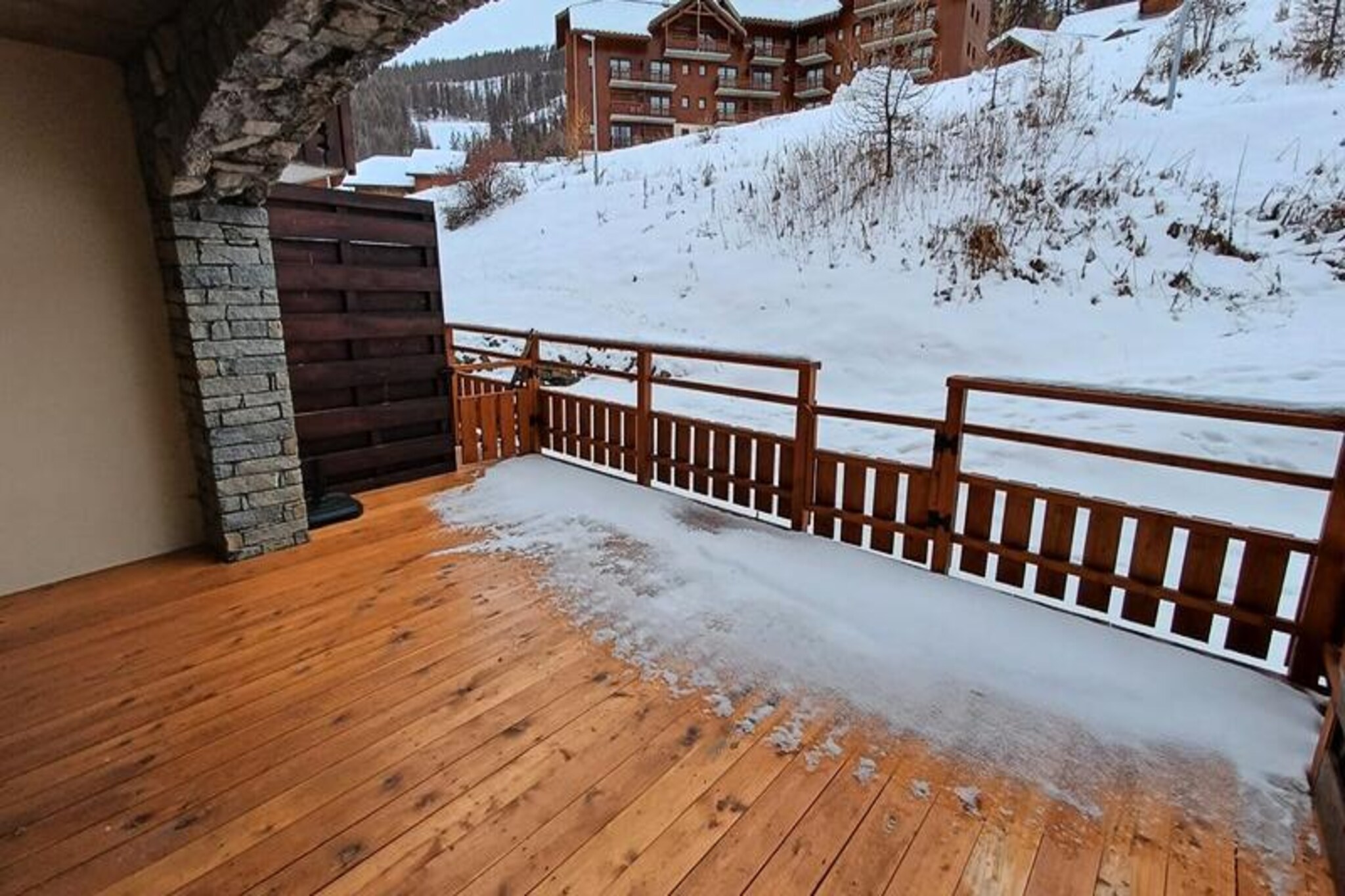 DBA127 - 1 BEDROOM APARTMENT + SLEEPING ALCOVE - BALCONY - SLEEPS 6 - 1800 Area