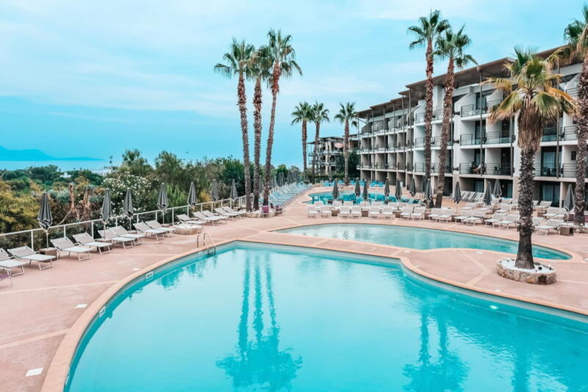Holiday Home in Antibes with Spa & Pools