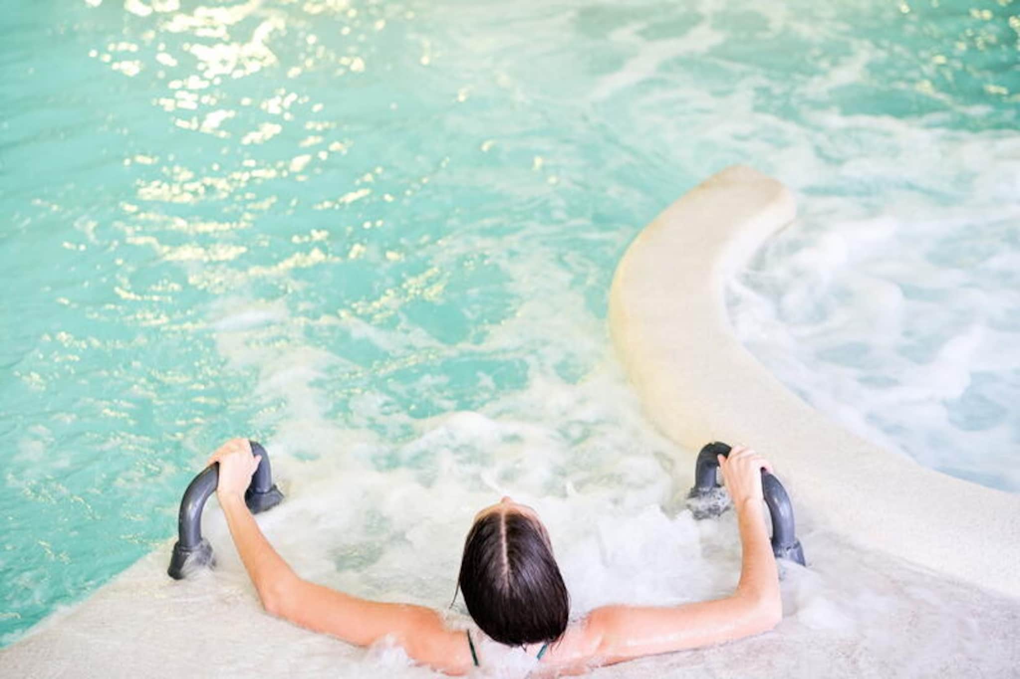 Holiday Home in Antibes with Spa & Pools