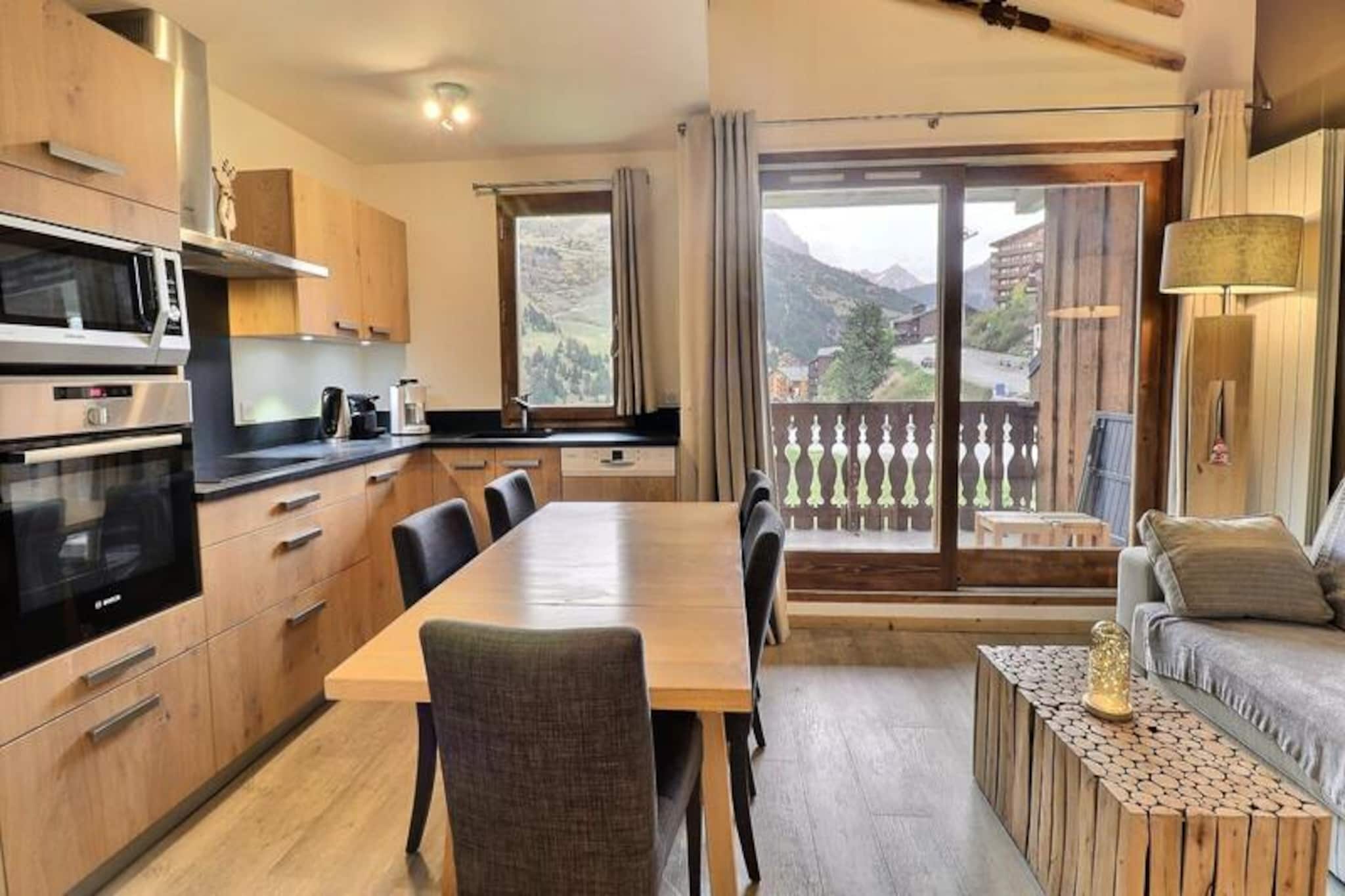 SUPERB 4-ROOM DUPLEX - COMPLETELY RENOVATED