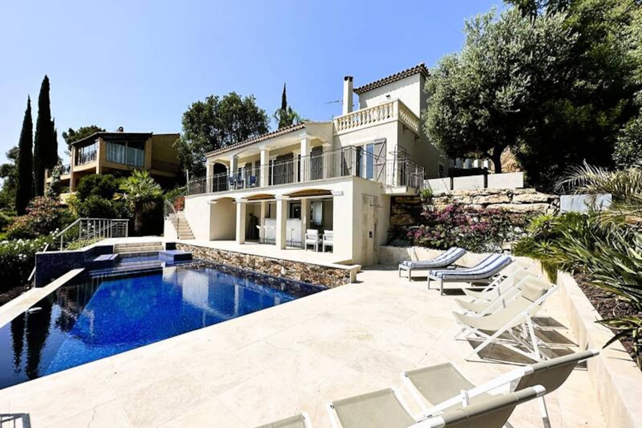 Villa in Valcros with Infinity Pool Views