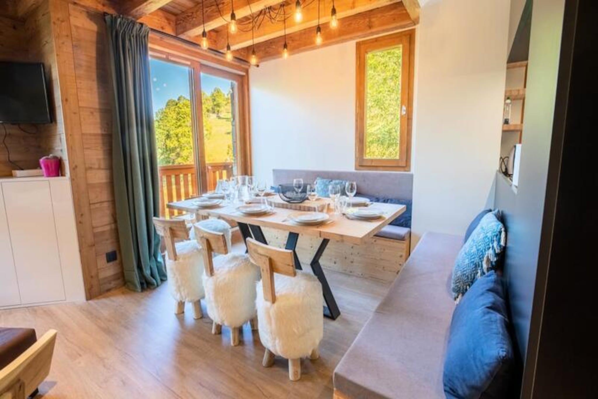 Apartment in Meribel with Ski-In/Ski-Out