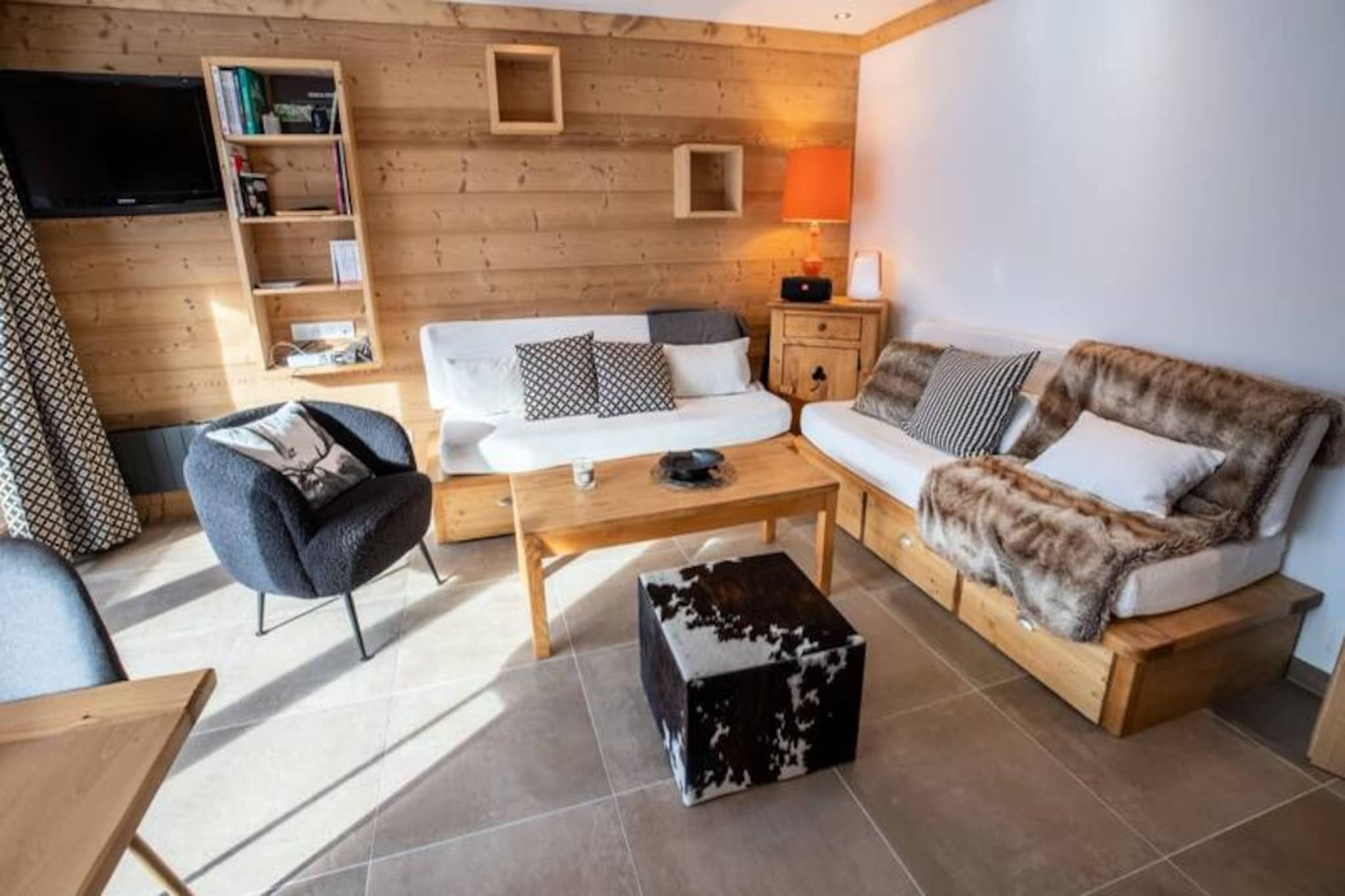 Les 3 Marches A1 En Face Du Télésiège De Morel-Nicht zugeordnet