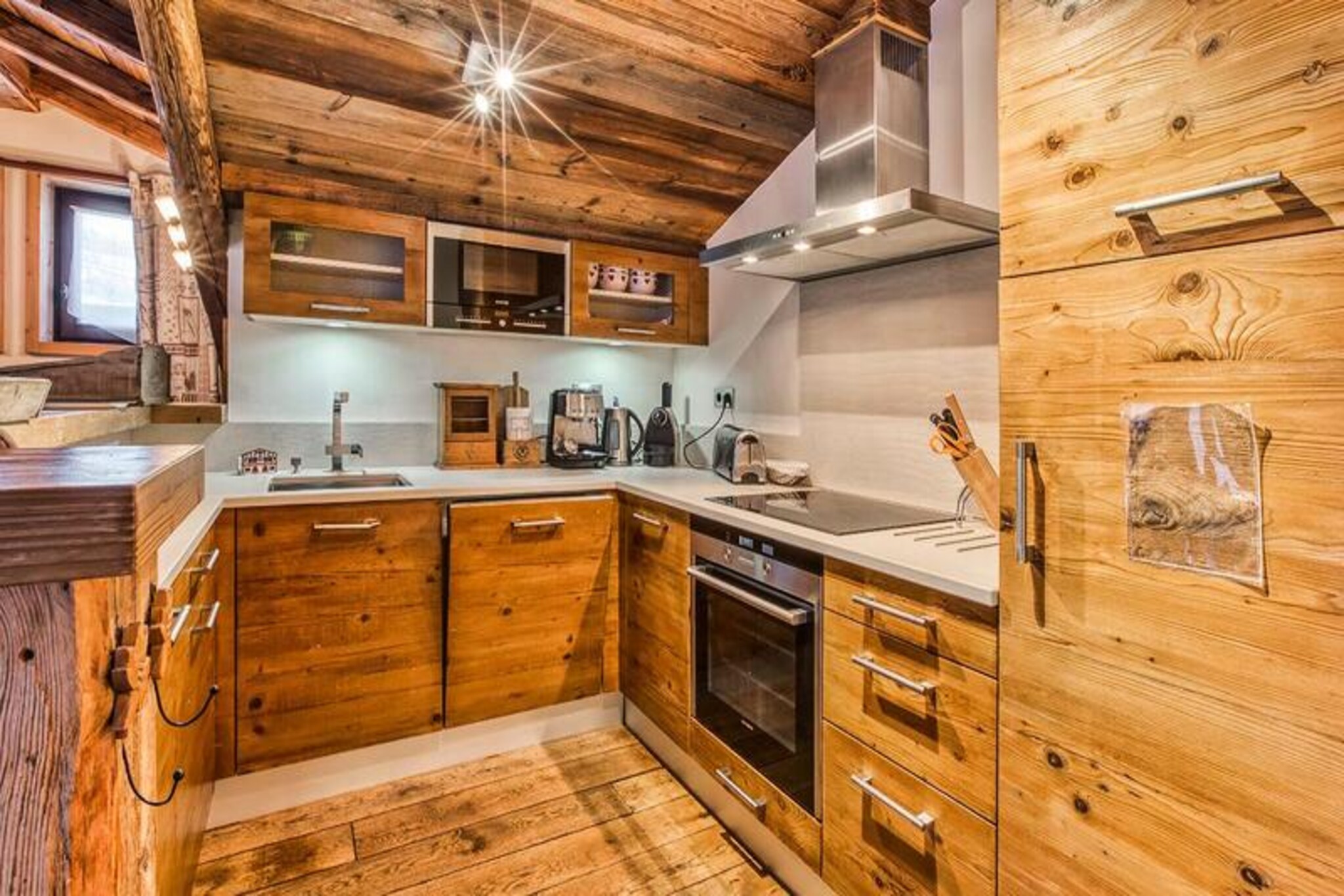 In the heart of Courchevel 1850, where luxury meets alpine charm, this elegant apartment offers an unforgettable retreat for those seeking both comfort and convenience. Imagine waking up to the crisp mountain air, stepping out onto your private balcony, and gazing at the snow-dusted peaks that surround the resort. This property is perfectly situated in the vibrant resort center, just steps from the ski slopes, making it an ideal choice for ski enthusiasts and mountain lovers alike.
Spanning 81m², this beautifully designed apartment accommodates up to four guests, offering a harmonious blend of modern amenities and cozy alpine ambiance. The living room, with its inviting lounge and dining area, is the perfect space to unwind after a day on the slopes. A fully equipped open-plan kitchen, complete with a Nespresso machine, dishwasher, and more, ensures you can prepare delicious meals with ease. The two double bedrooms, each featuring a plush bed and TV, provide restful sanctuaries, while the en-suite bathroom with a whirlpool bath adds a touch of indulgence. Additional conveniences include a separate bathroom with a shower, a separate toilet, Wi-Fi, and a ski locker with boot dryers.
Courchevel 1850 offers more than just world-class skiing. Explore the chic boutiques, savor gourmet dining, or relax in the vibrant après-ski scene. With our dedicated concierge service, every detail of your stay is tailored to perfection, from arranging ski passes and lessons to securing reservations at the finest restaurants. Whether you’re here for the thrill of the slopes or the allure of alpine luxury, this apartment promises a memorable escape in the French Alps.