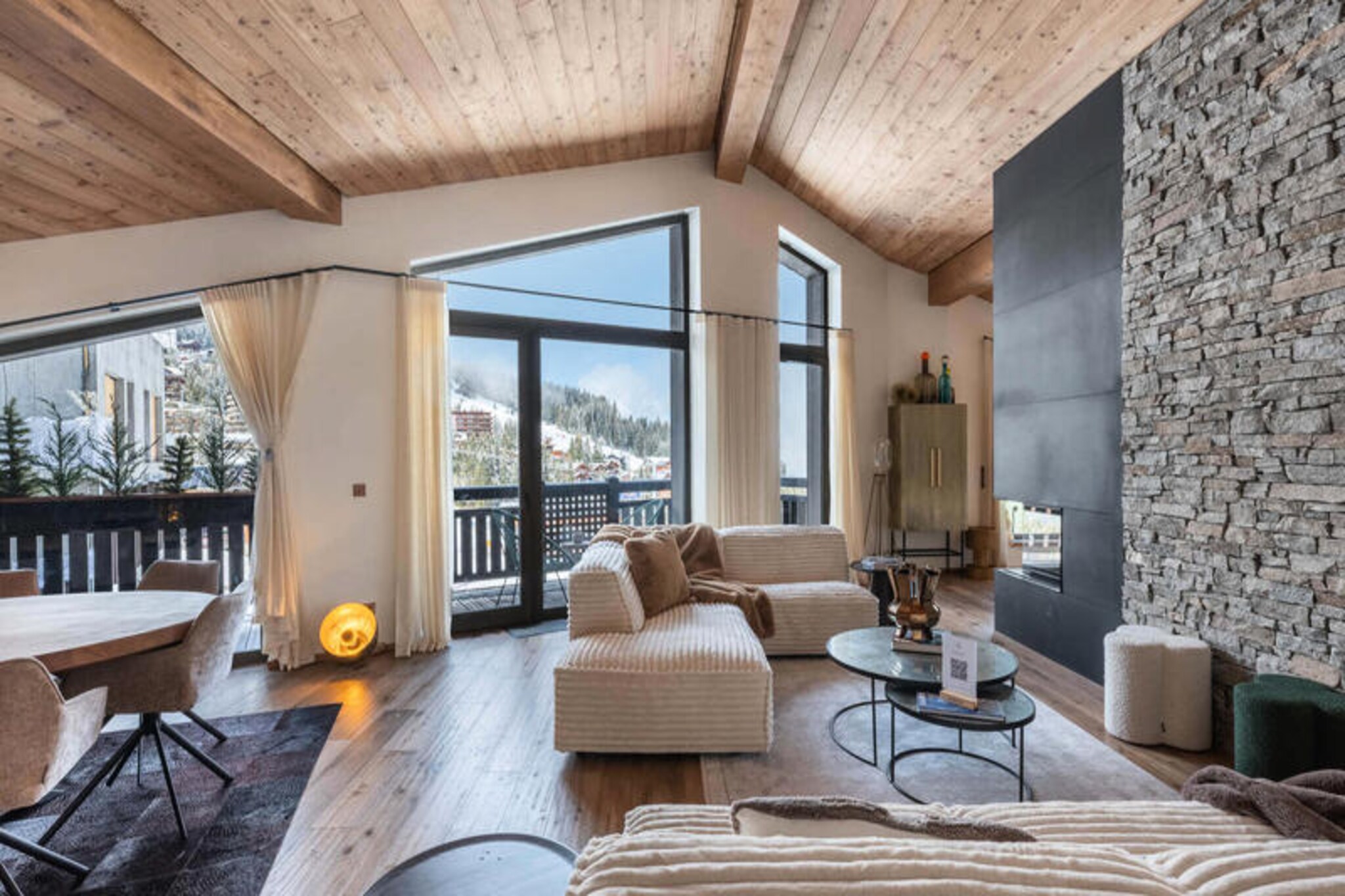 Apartment in Courchevel with Spa & Pool